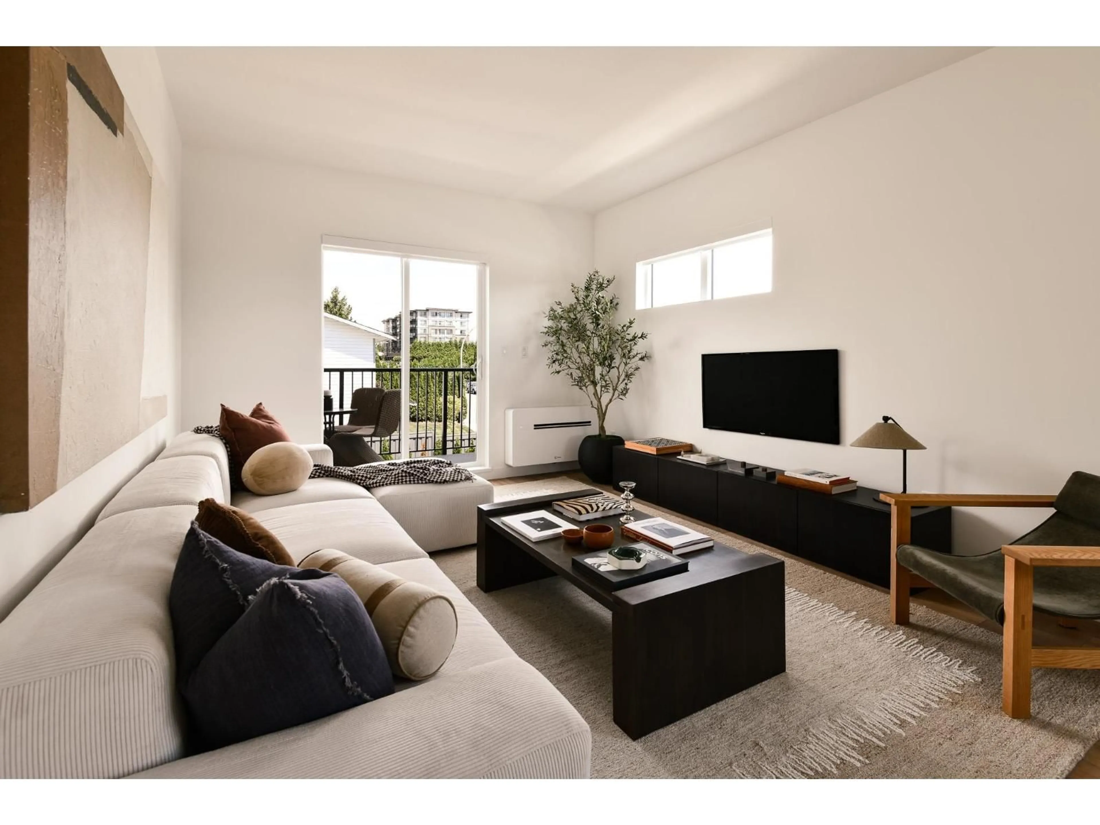Living room with furniture, unknown for 10 - 33520 KINGSTON AVENUE, Abbotsford British Columbia V2S0R6