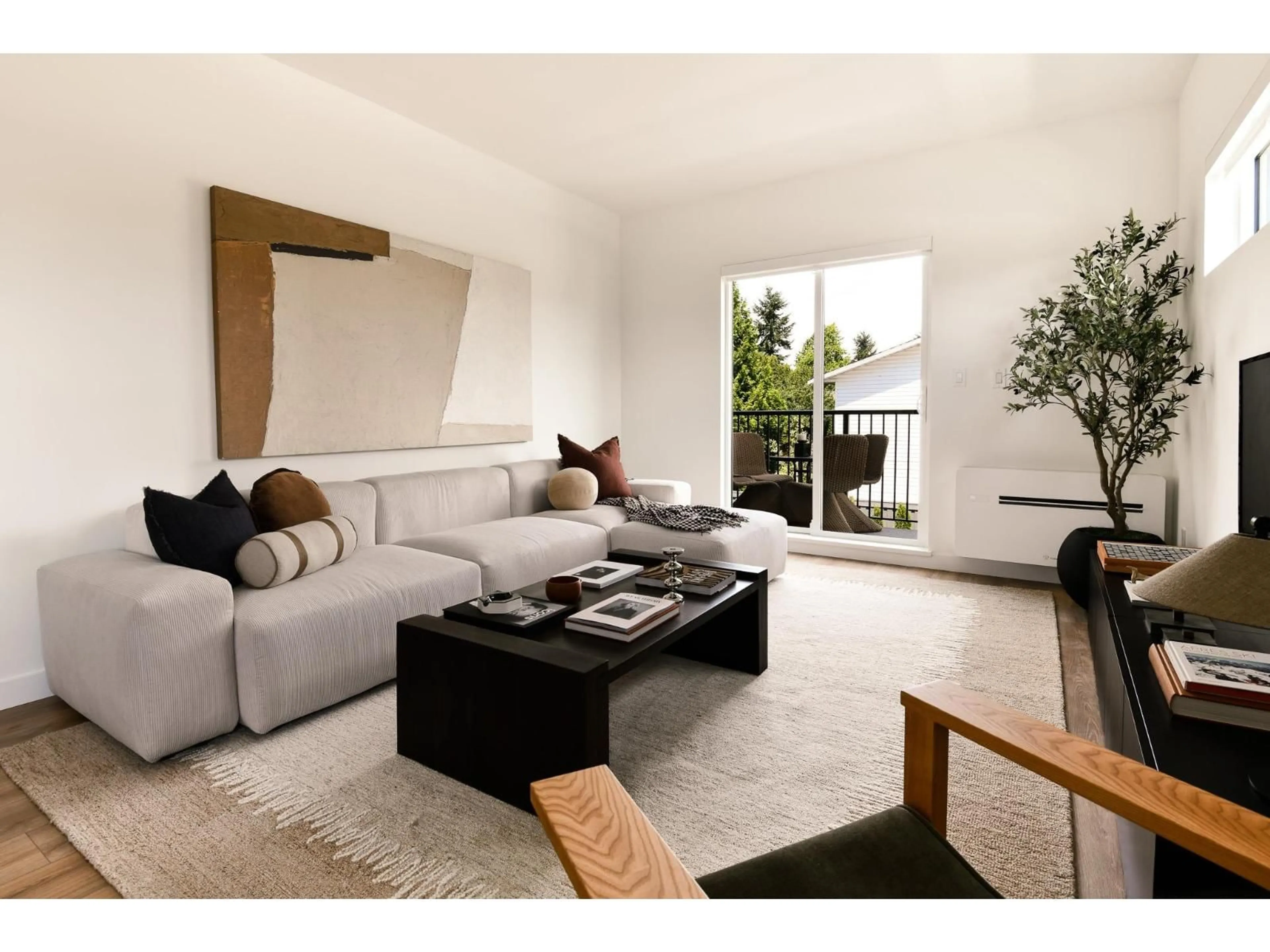 Living room with furniture, unknown for 10 - 33520 KINGSTON AVENUE, Abbotsford British Columbia V2S0R6