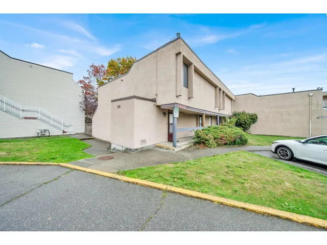 28 - 17702 60 AVENUE, Surrey