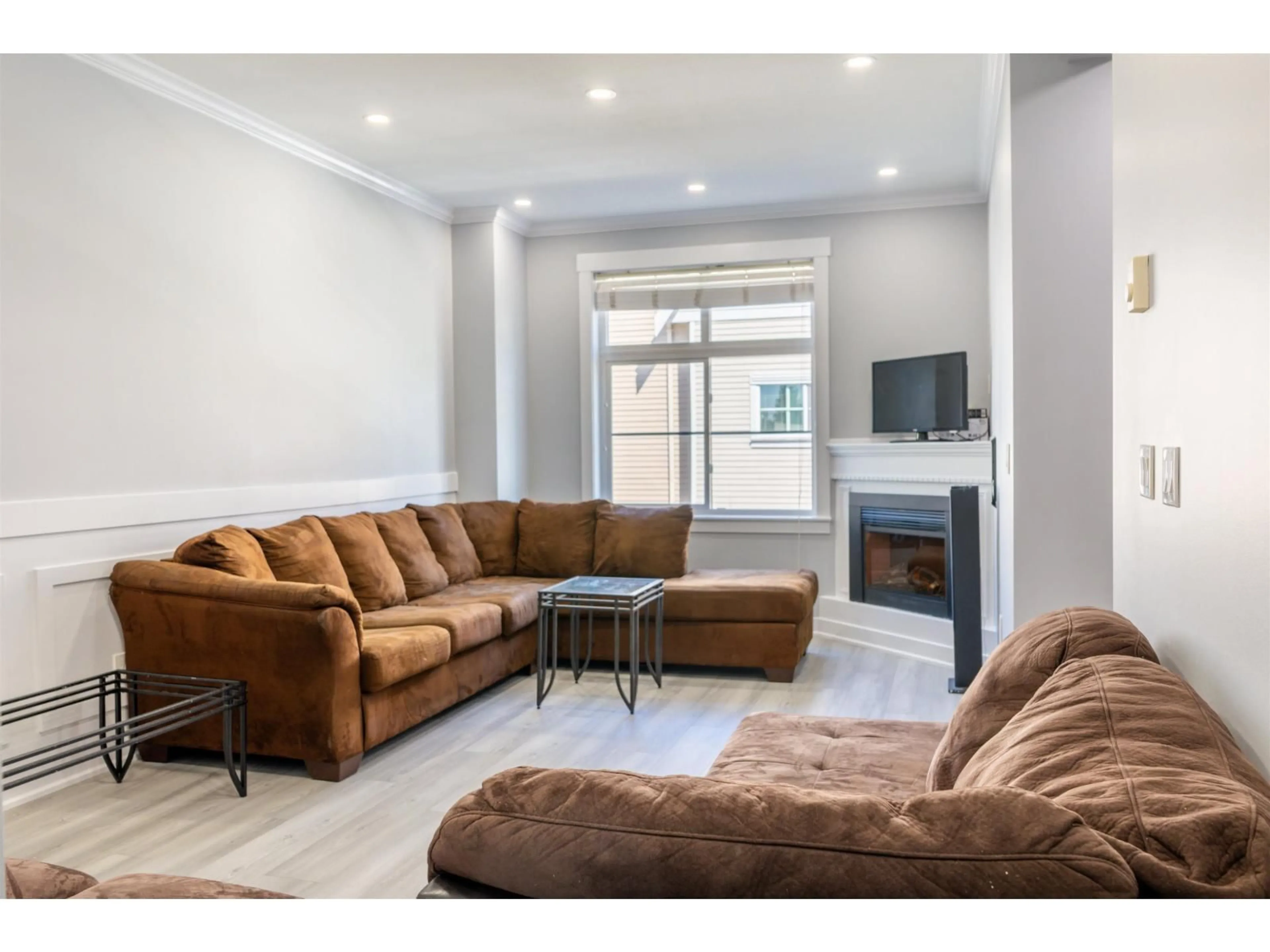Living room with furniture, unknown for 23 - 9405 121 STREET, Surrey British Columbia V3V0A9
