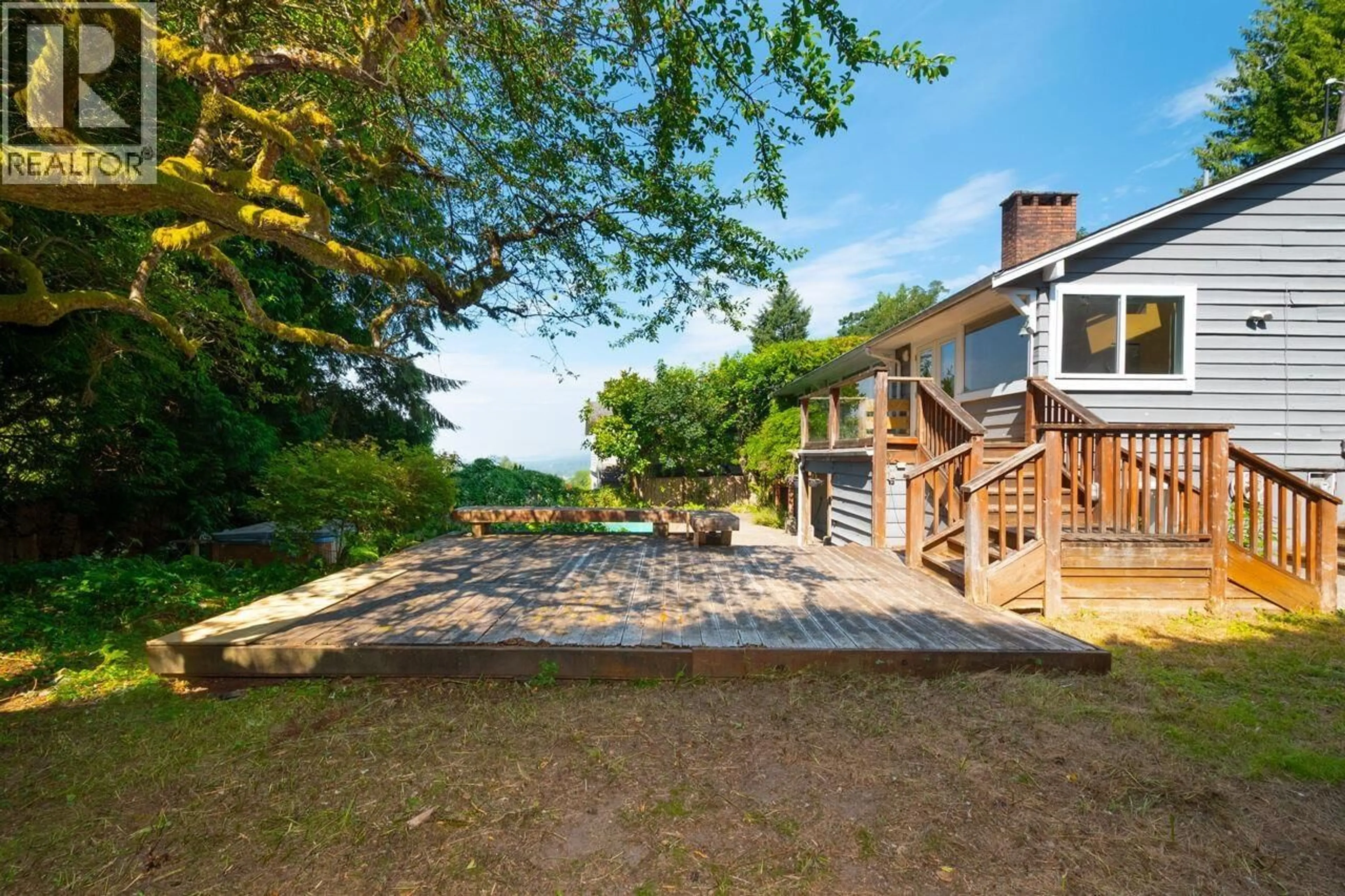 Patio, water/lake/river/ocean view for 545 KINGS ROAD, North Vancouver British Columbia V7N1J2