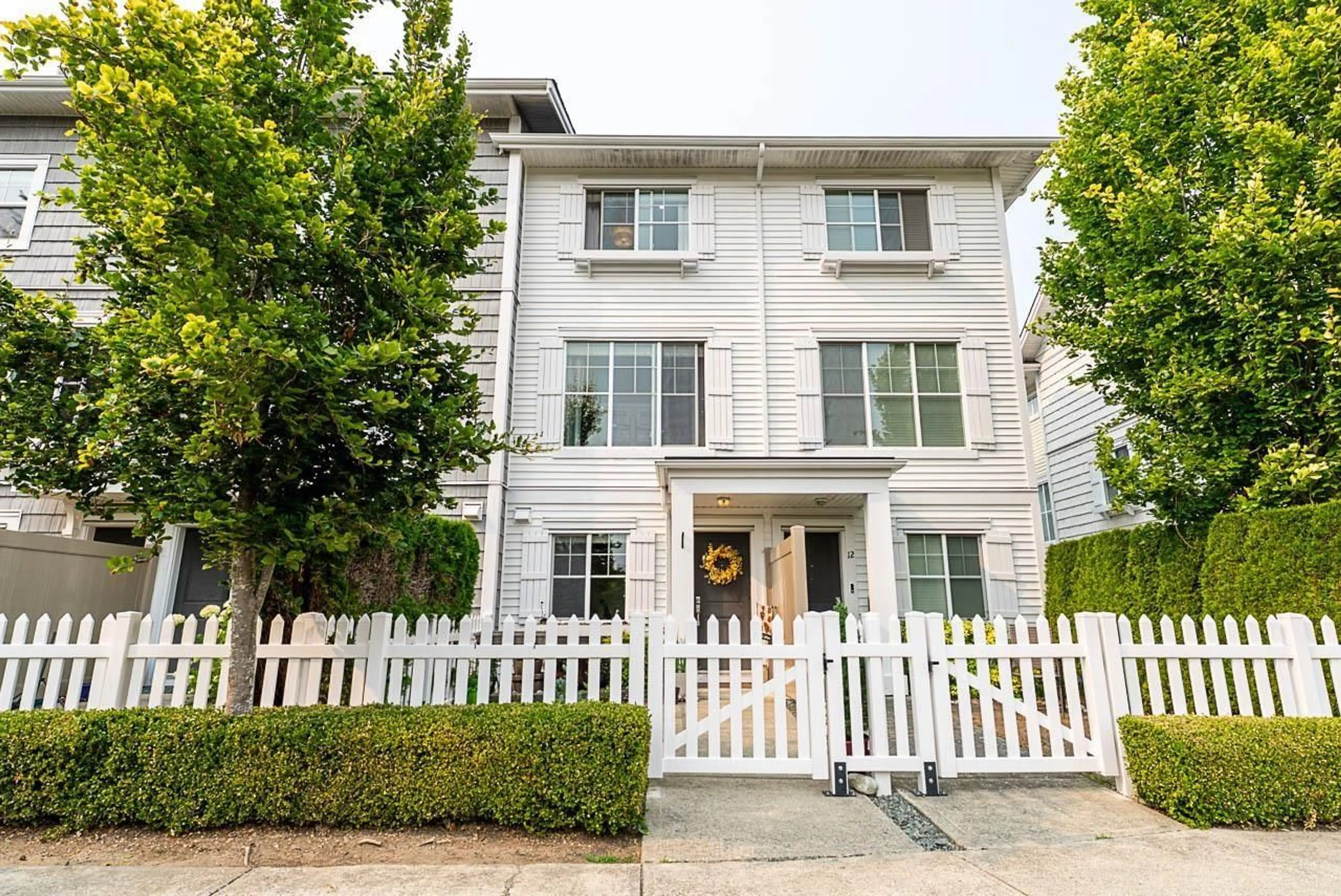 Unknown for 11 - 16228 16 AVENUE, Surrey British Columbia V4A1S7