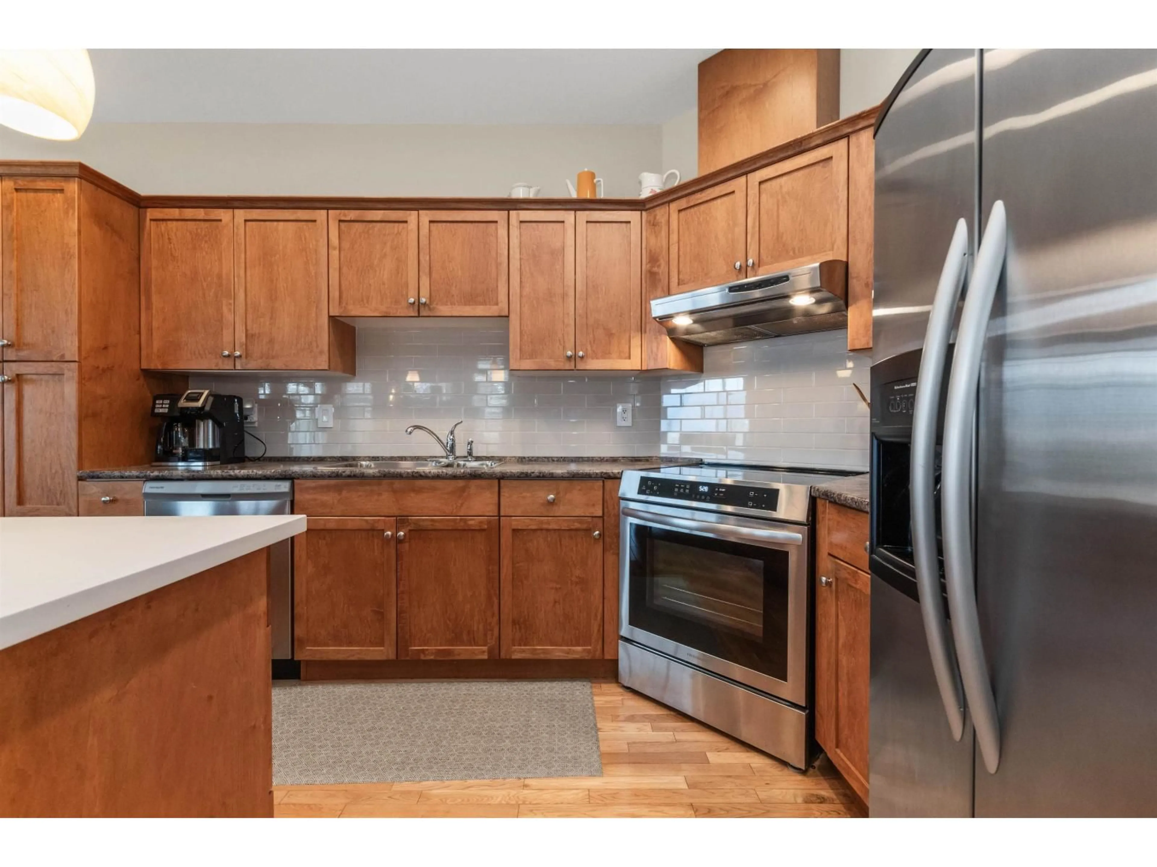 Standard kitchen, unknown for 62 - 8590 SUNRISE DRIVE, Chilliwack British Columbia V2R3Z4