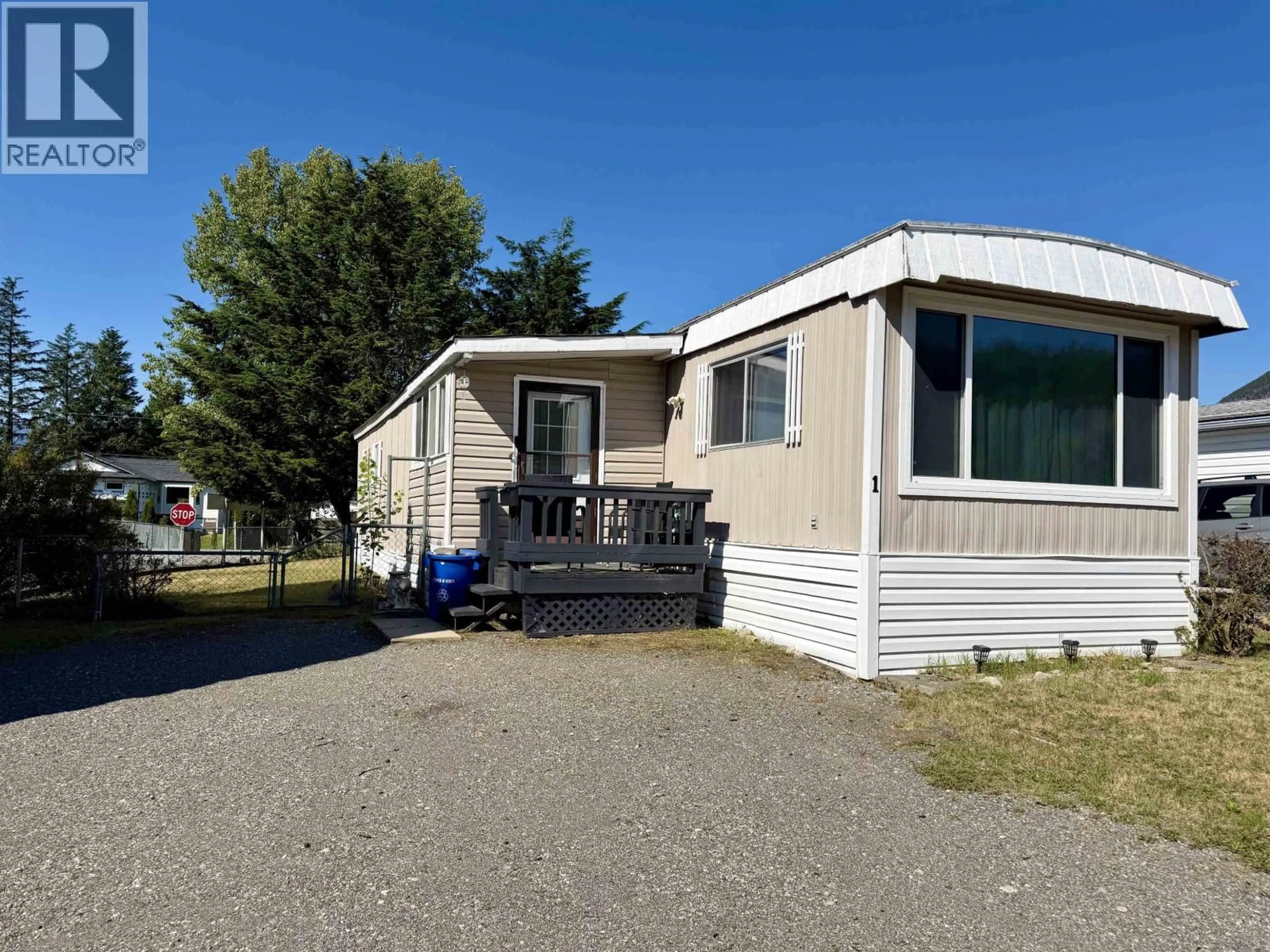 Home with vinyl exterior material, unknown for 1 - 3889 MULLER AVENUE, Terrace British Columbia V8G4L2