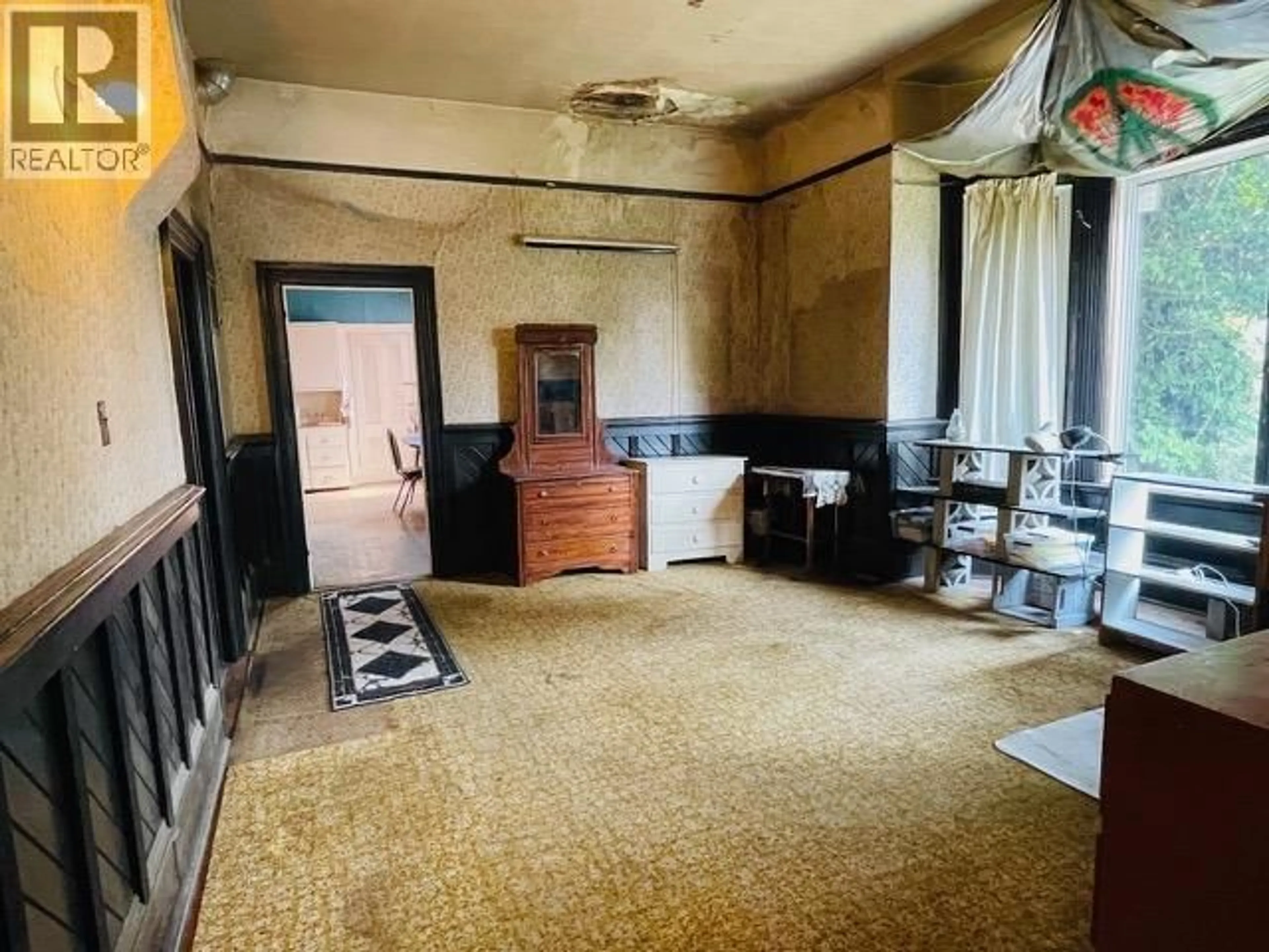 A pic of a room for 239 FOURTH STREET, New Westminster British Columbia V3L2T9