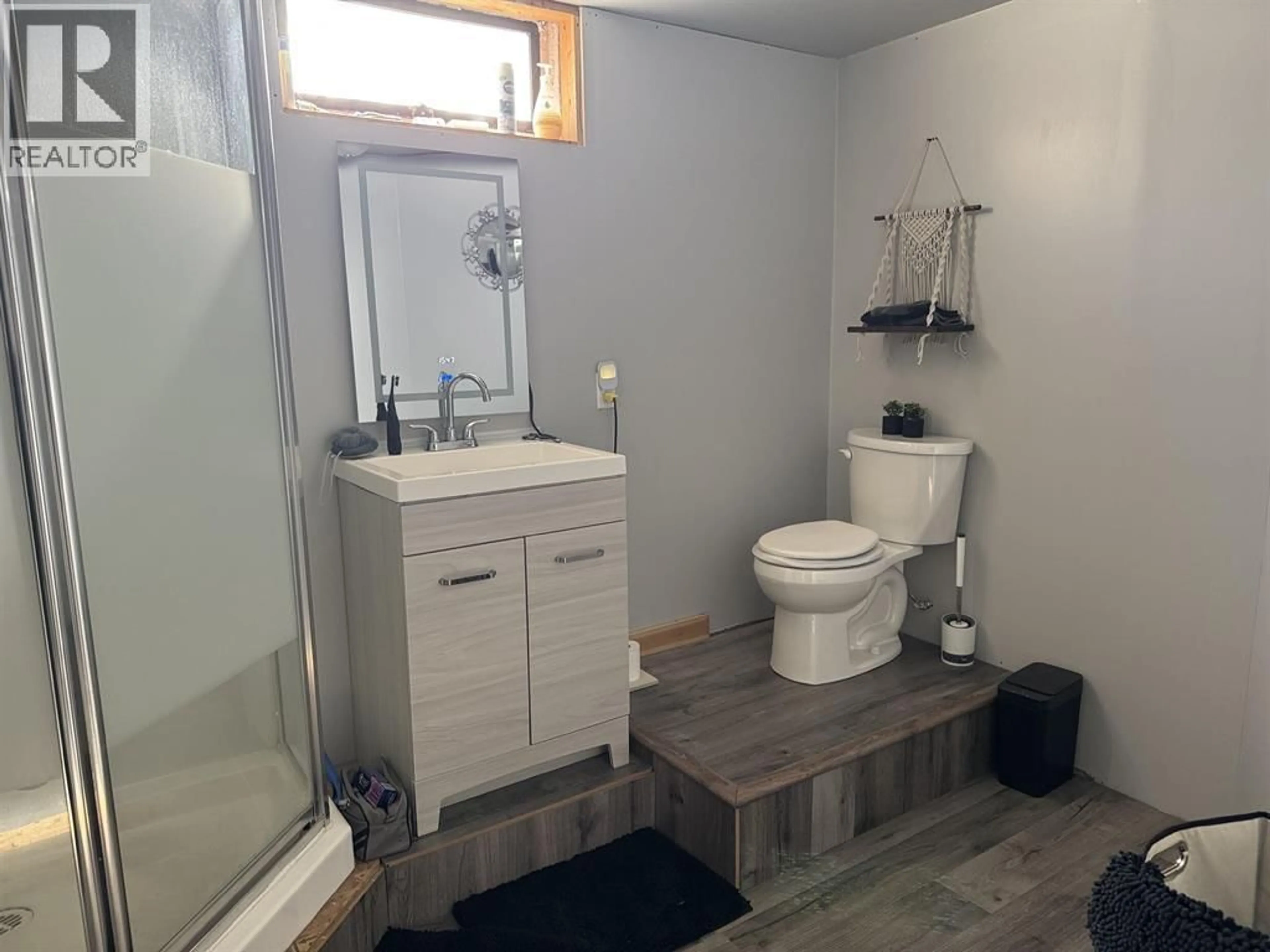 Standard bathroom, unknown for 13 MANSON CRESCENT, Mackenzie British Columbia V0J2C0