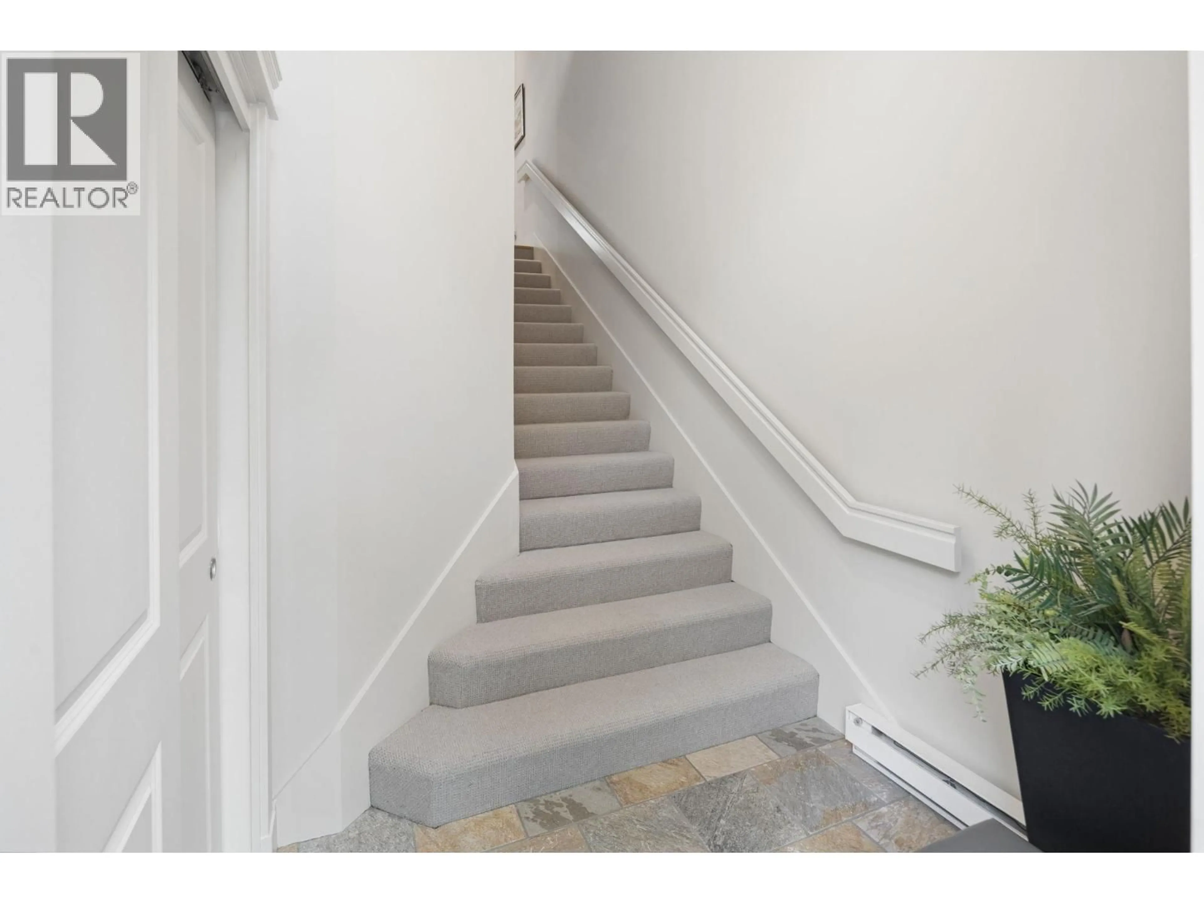 Stairs for PH1 - 2210 CHIPPENDALE ROAD, West Vancouver British Columbia V7S3J4