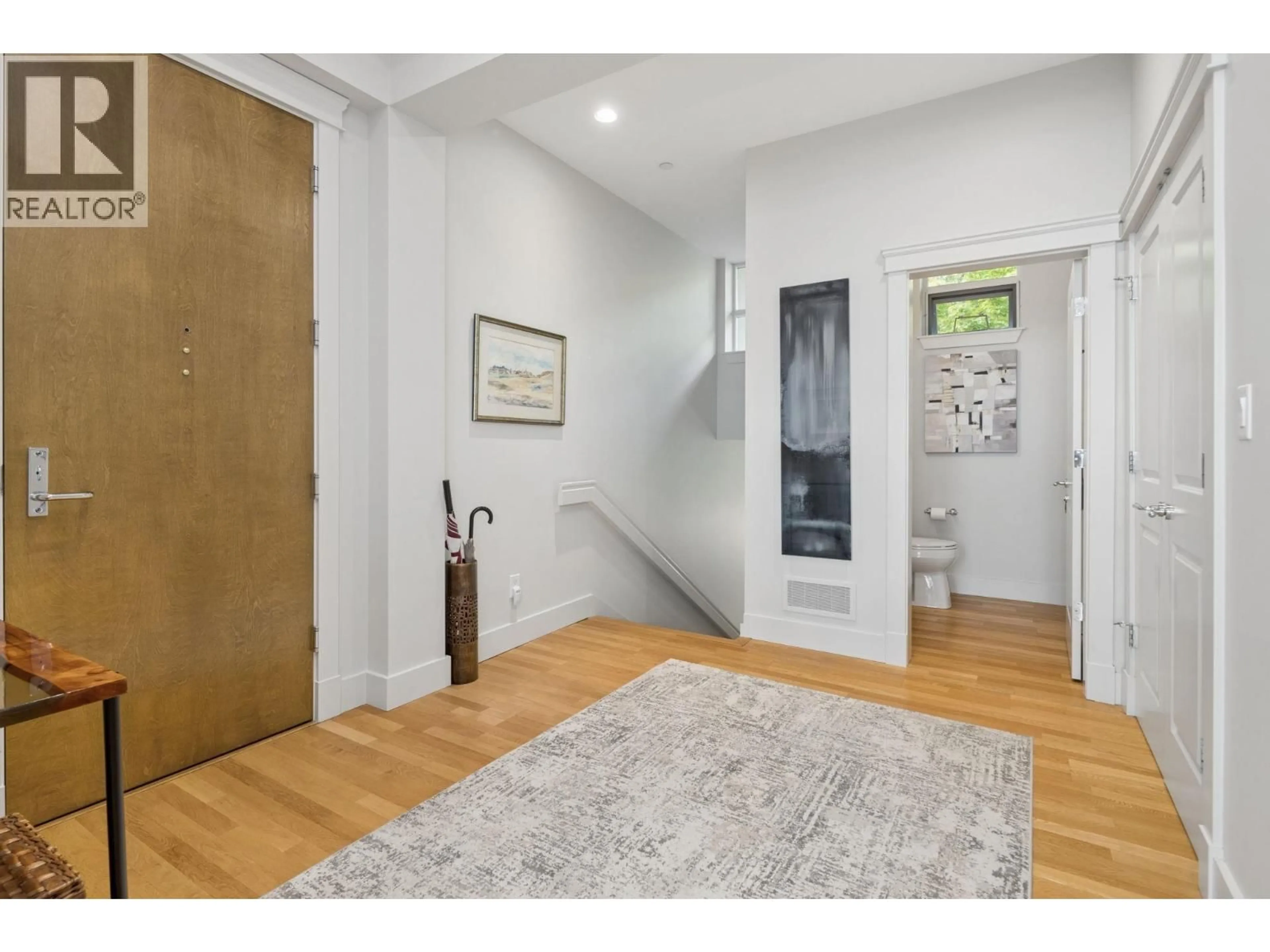Indoor entryway for PH1 - 2210 CHIPPENDALE ROAD, West Vancouver British Columbia V7S3J4