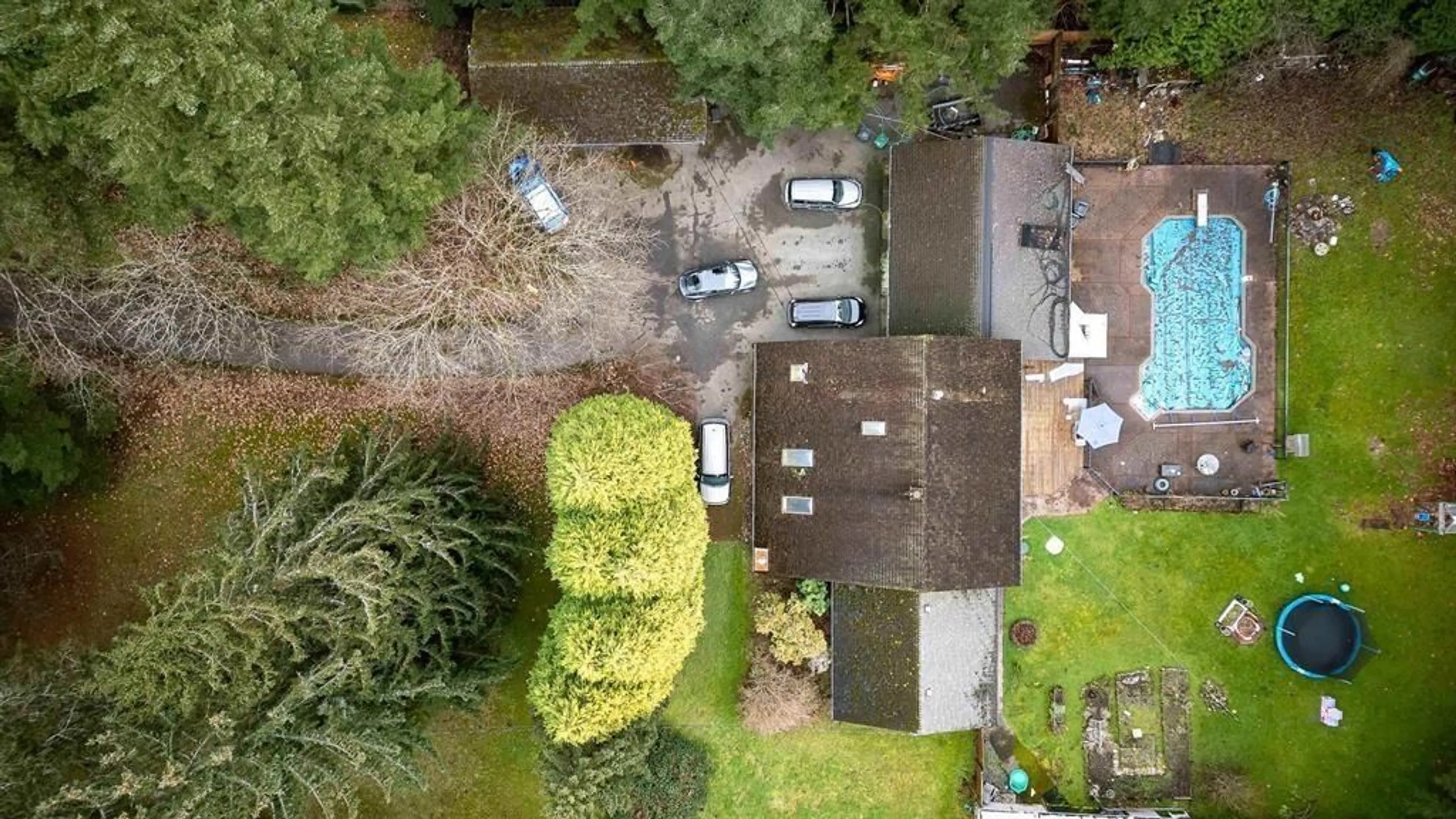 A pic from outside/outdoor area/front of a property/back of a property/a pic from drone, street for 20108 32 AVENUE, Langley British Columbia V2Z2E1