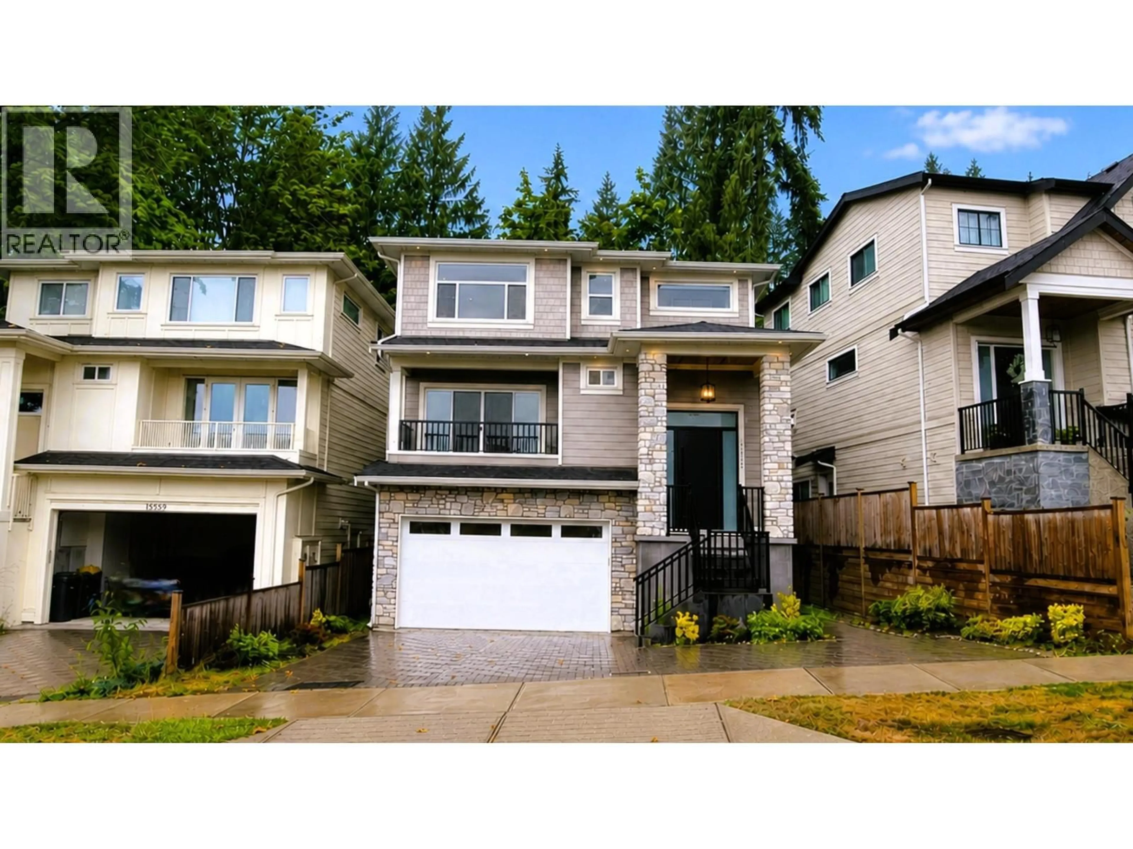 Home with vinyl exterior material, street for 3555 MONSON CRESCENT, Coquitlam British Columbia V3B0S2