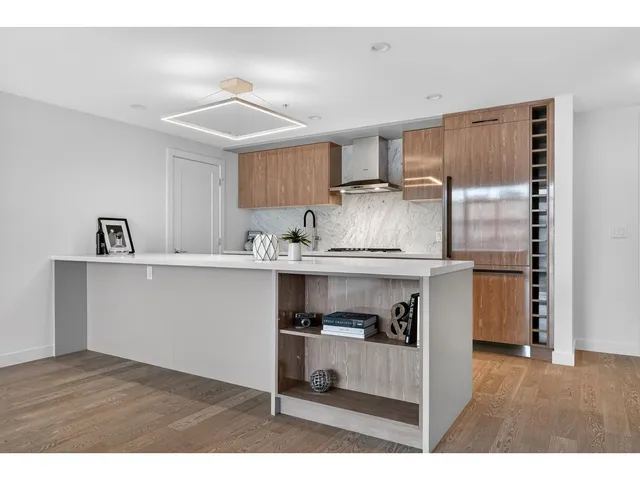 415 - 1526 FINLAY STREET, White Rock 3