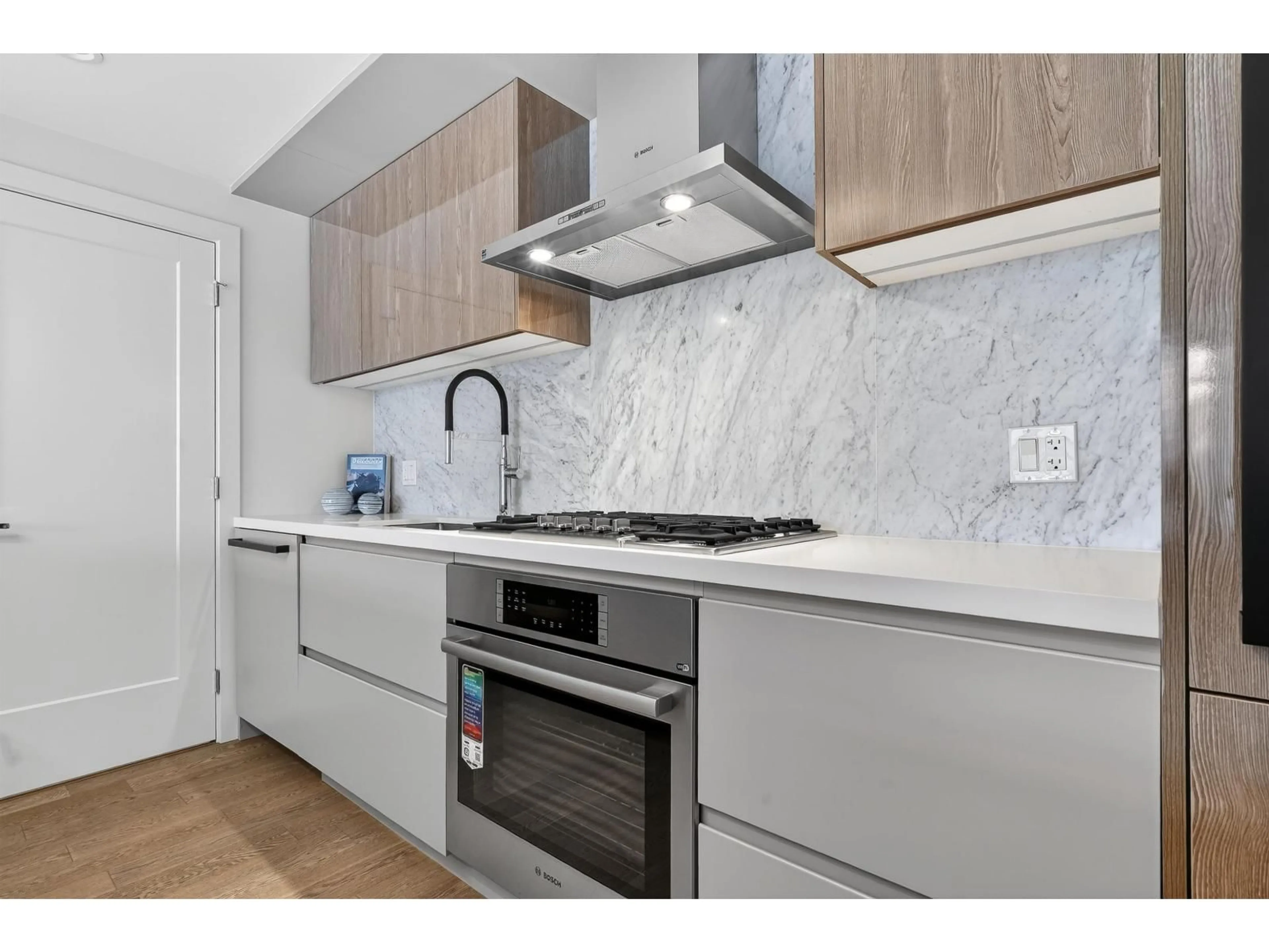 Standard kitchen, unknown for 415 - 1526 FINLAY STREET, White Rock British Columbia V4B4L9