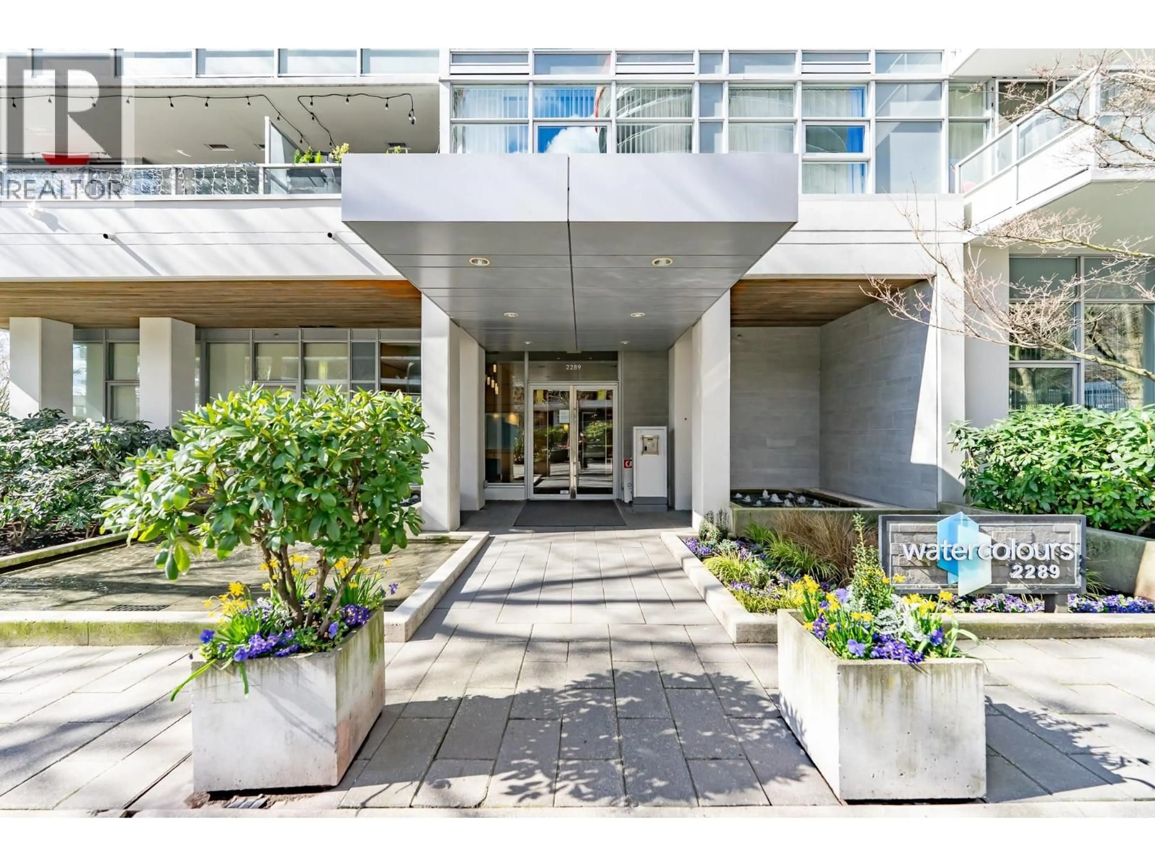 Indoor foyer for 2703 - 2289 YUKON CRESCENT, Burnaby British Columbia V5C0B2