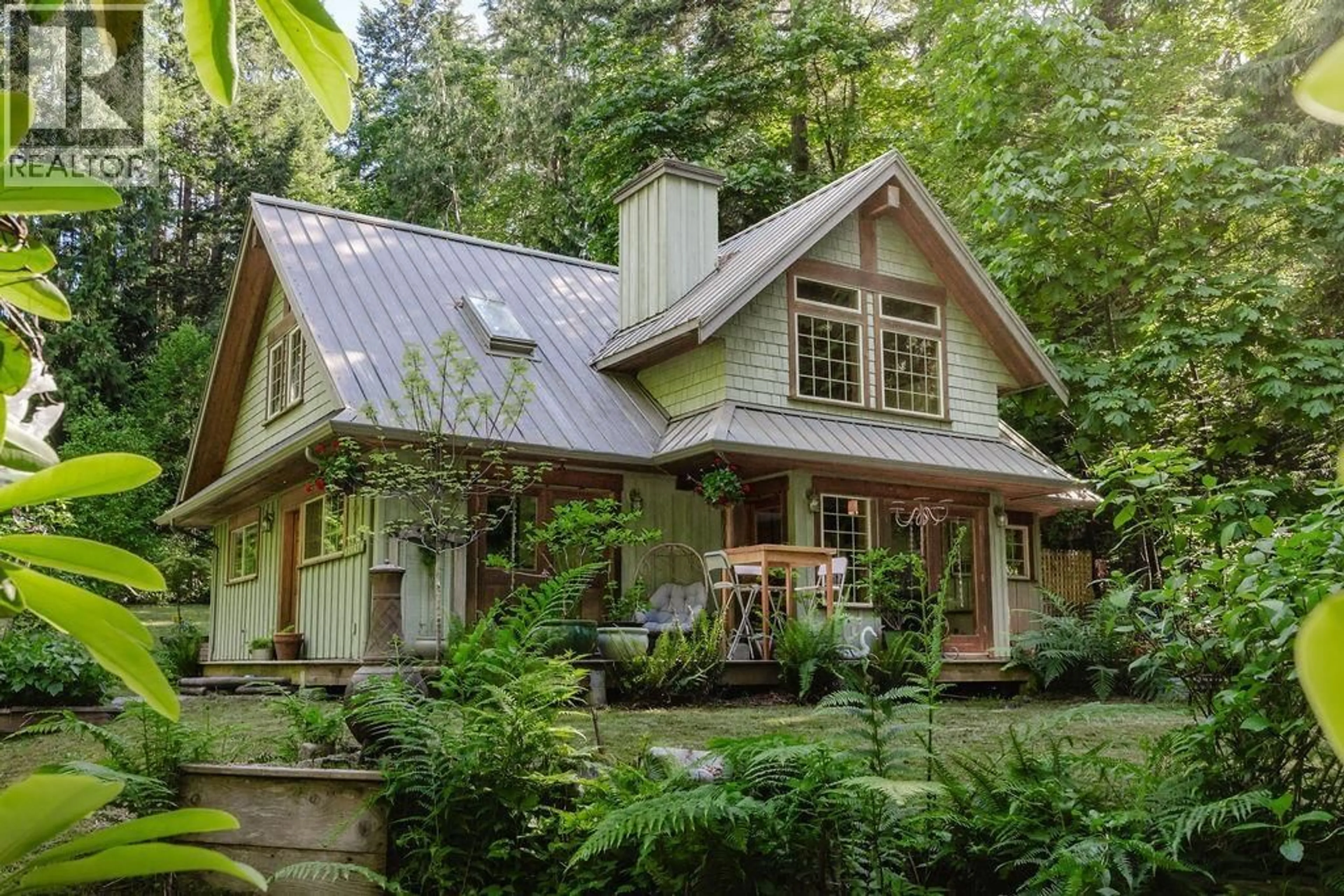 Home with vinyl exterior material, unknown for 2867 LOWER ROAD, Roberts Creek British Columbia V0N2W6