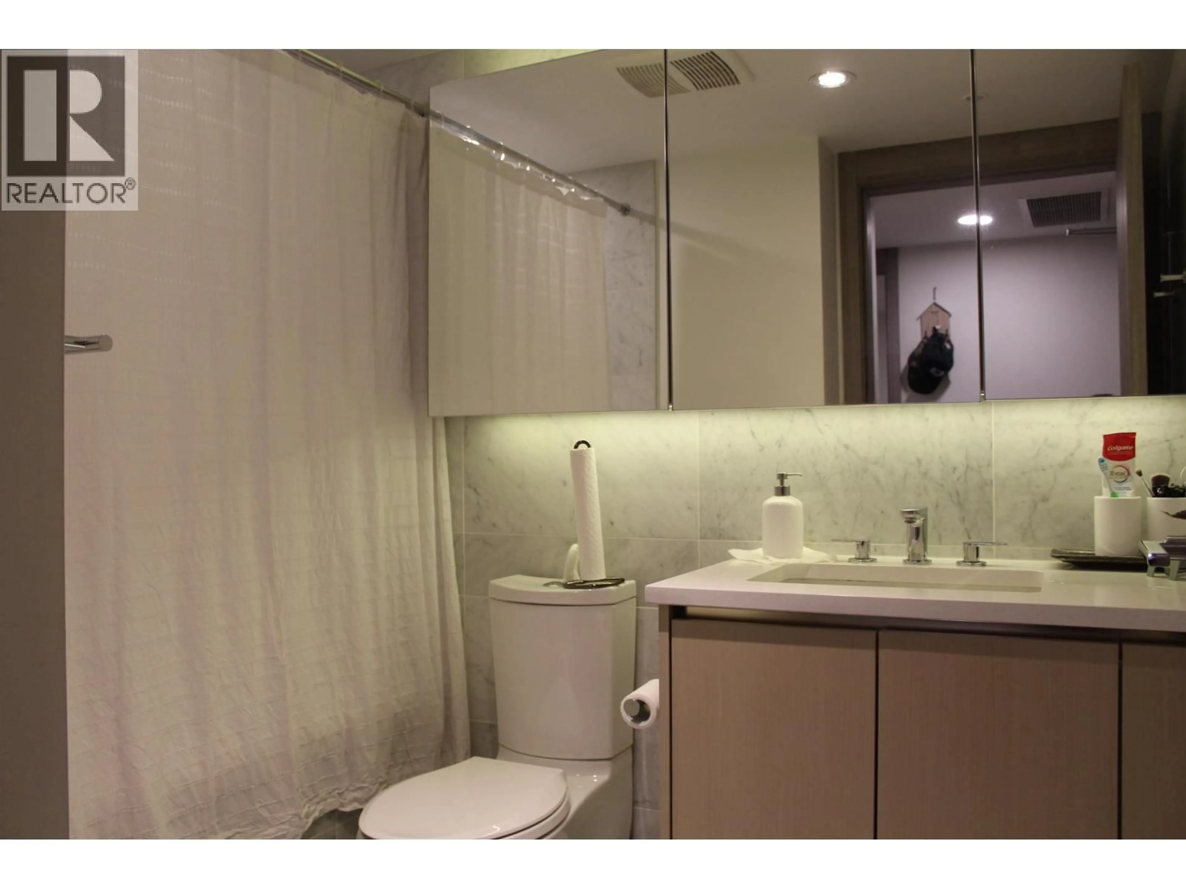 Standard bathroom, unknown for 508 - 8800 HAZELBRIDGE WAY, Richmond British Columbia V6X0S3