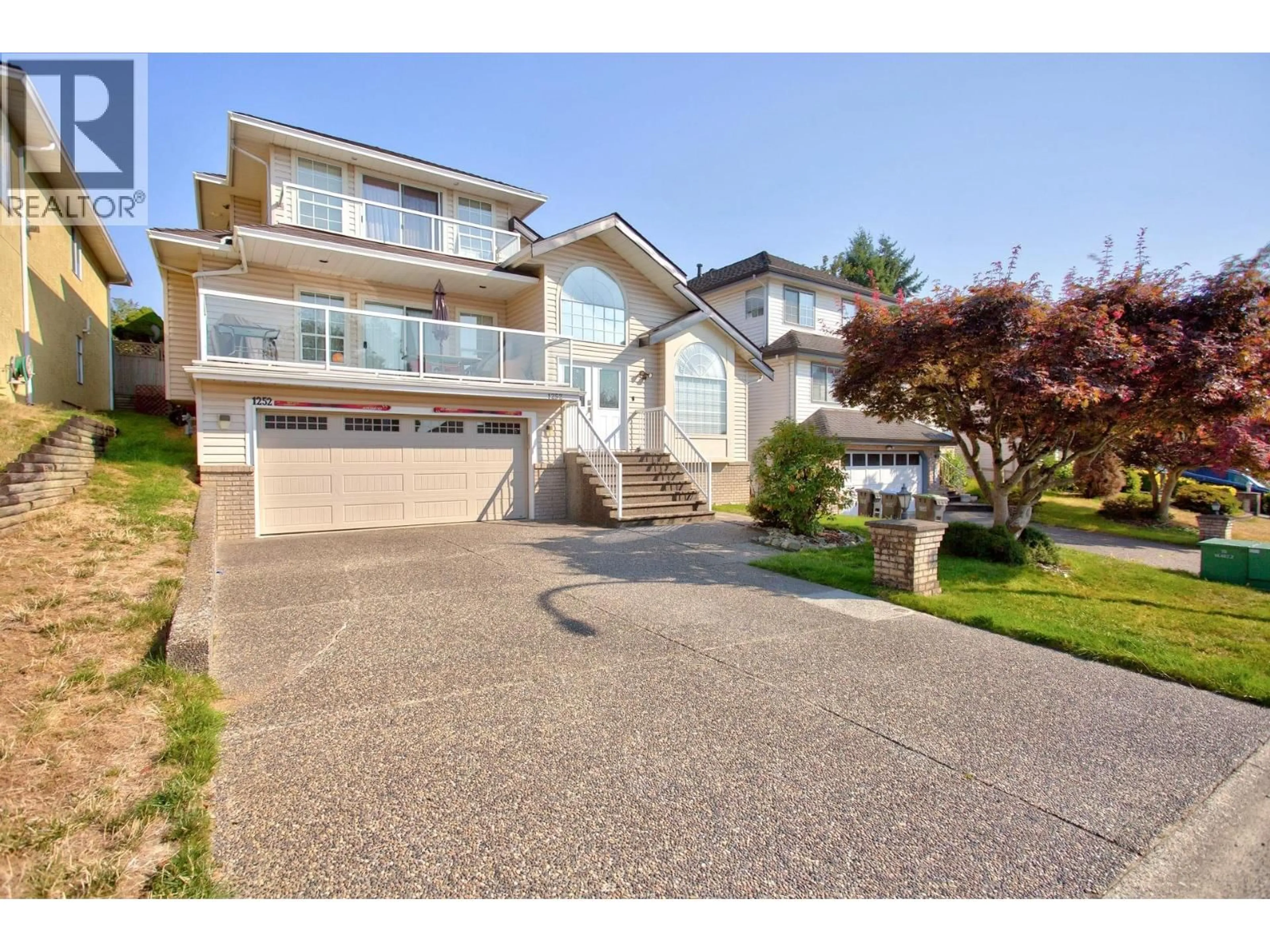Home with vinyl exterior material, street for 1252 DEWAR WAY, Port Coquitlam British Columbia V3C5Z1