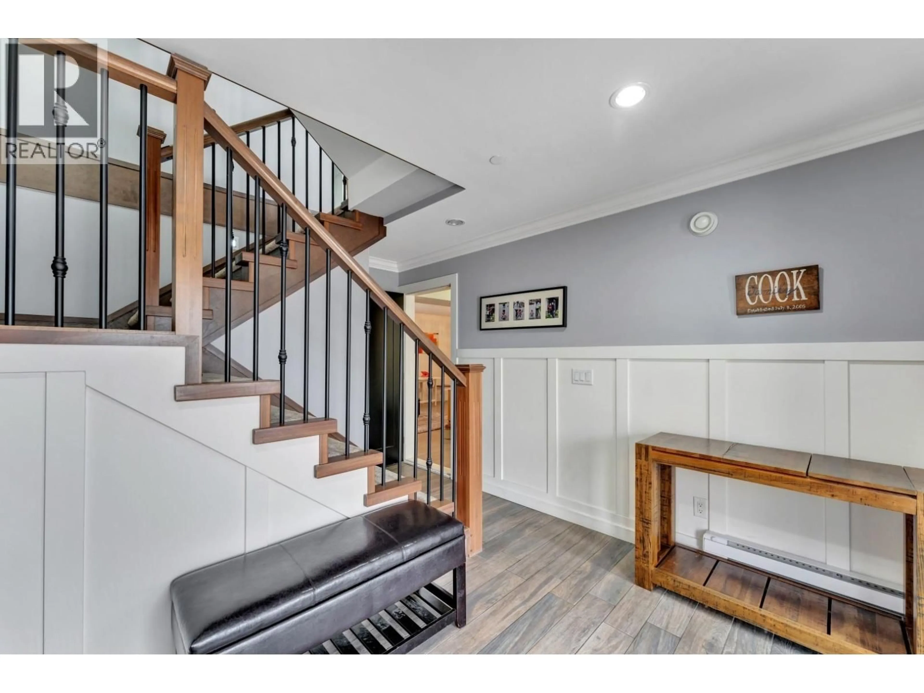 Indoor entryway for 18833 124A AVENUE, Pitt Meadows British Columbia V3Y2G9