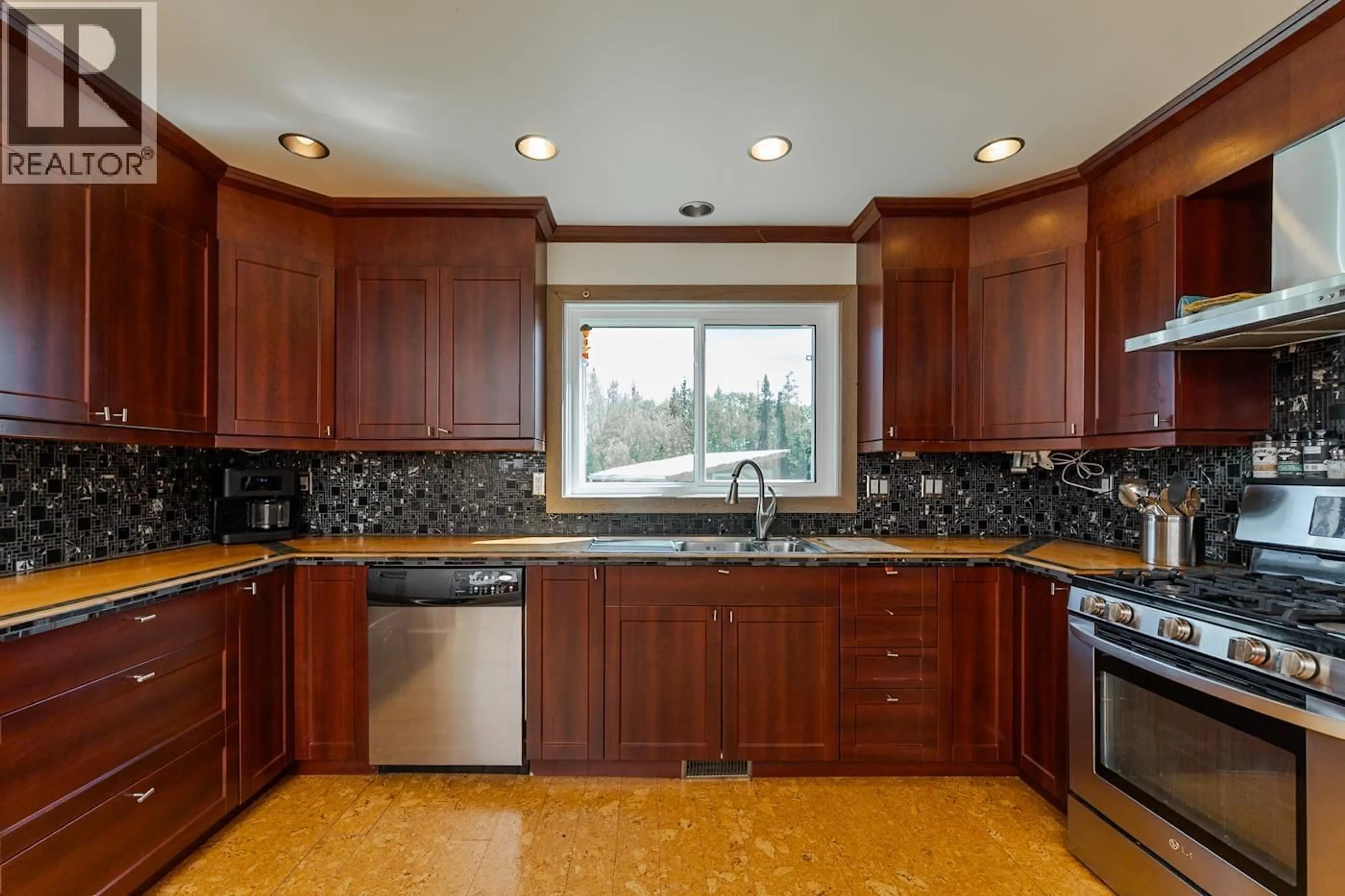 Standard kitchen, ceramic/tile floor for 14695 EAST BEVERLEY ROAD, Prince George British Columbia V2N6H1