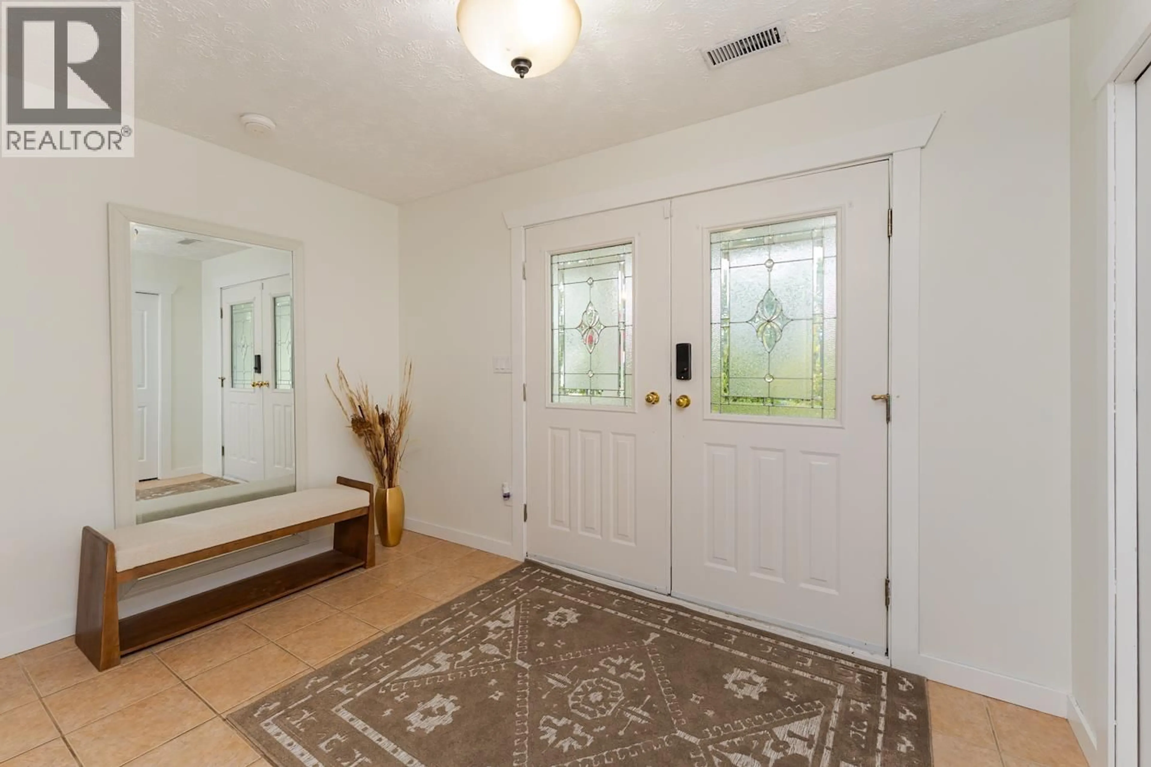 Indoor entryway for 7567 ST KEVIN PLACE, Prince George British Columbia V2N4L3