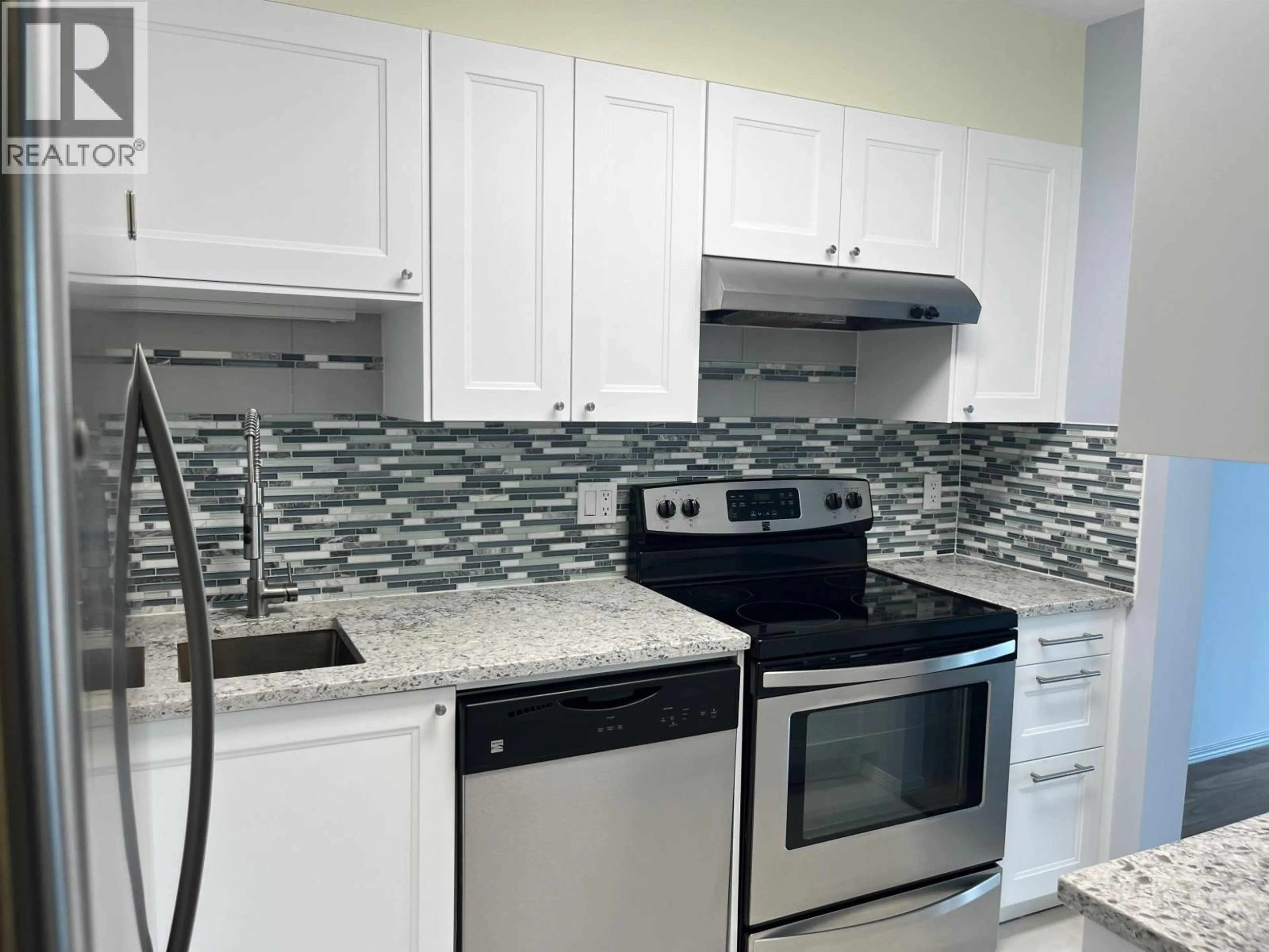 Standard kitchen, ceramic/tile floor for 1105 - 5833 WILSON AVENUE, Burnaby British Columbia V5H4R8