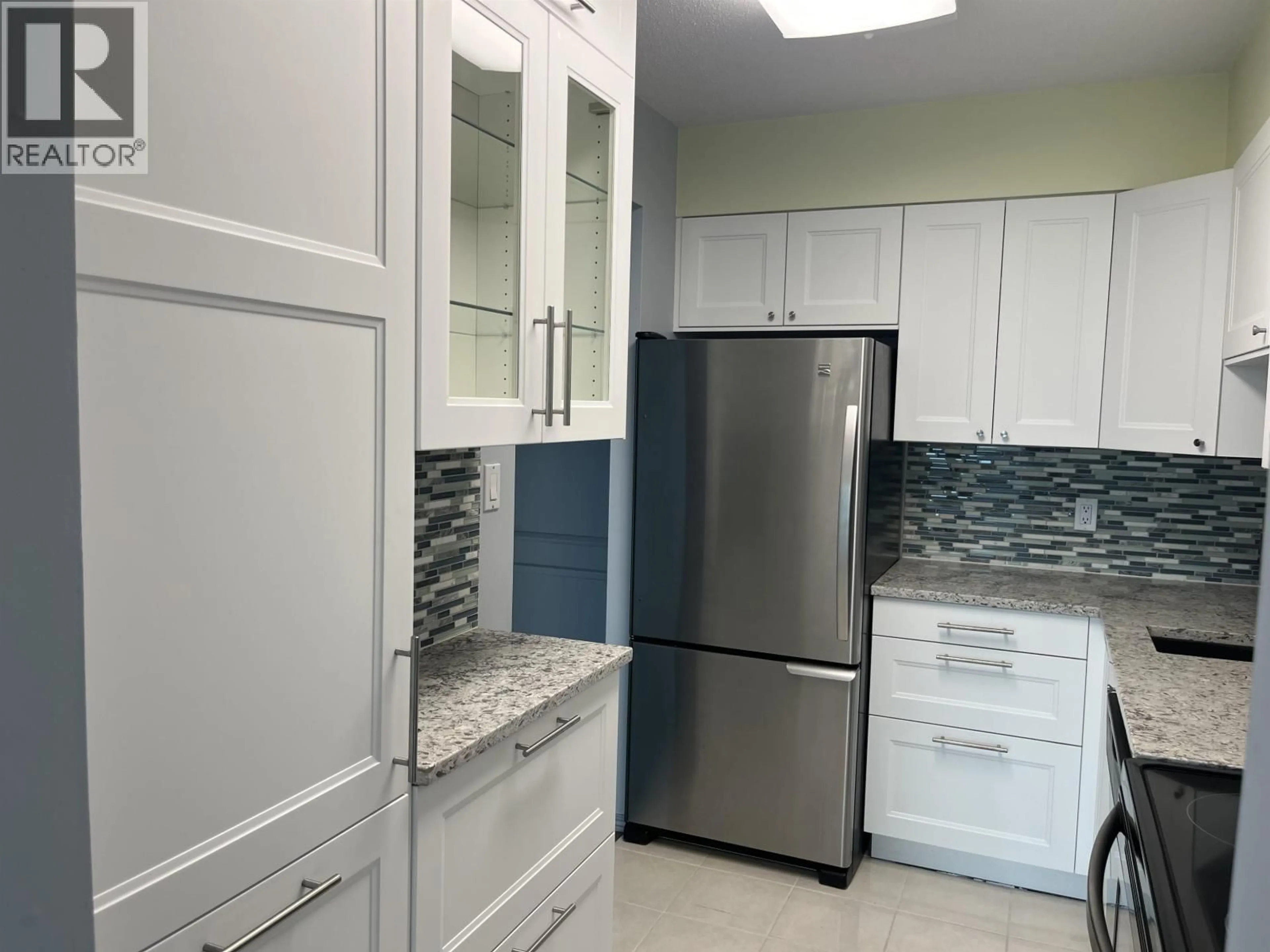Standard kitchen, ceramic/tile floor for 1105 - 5833 WILSON AVENUE, Burnaby British Columbia V5H4R8