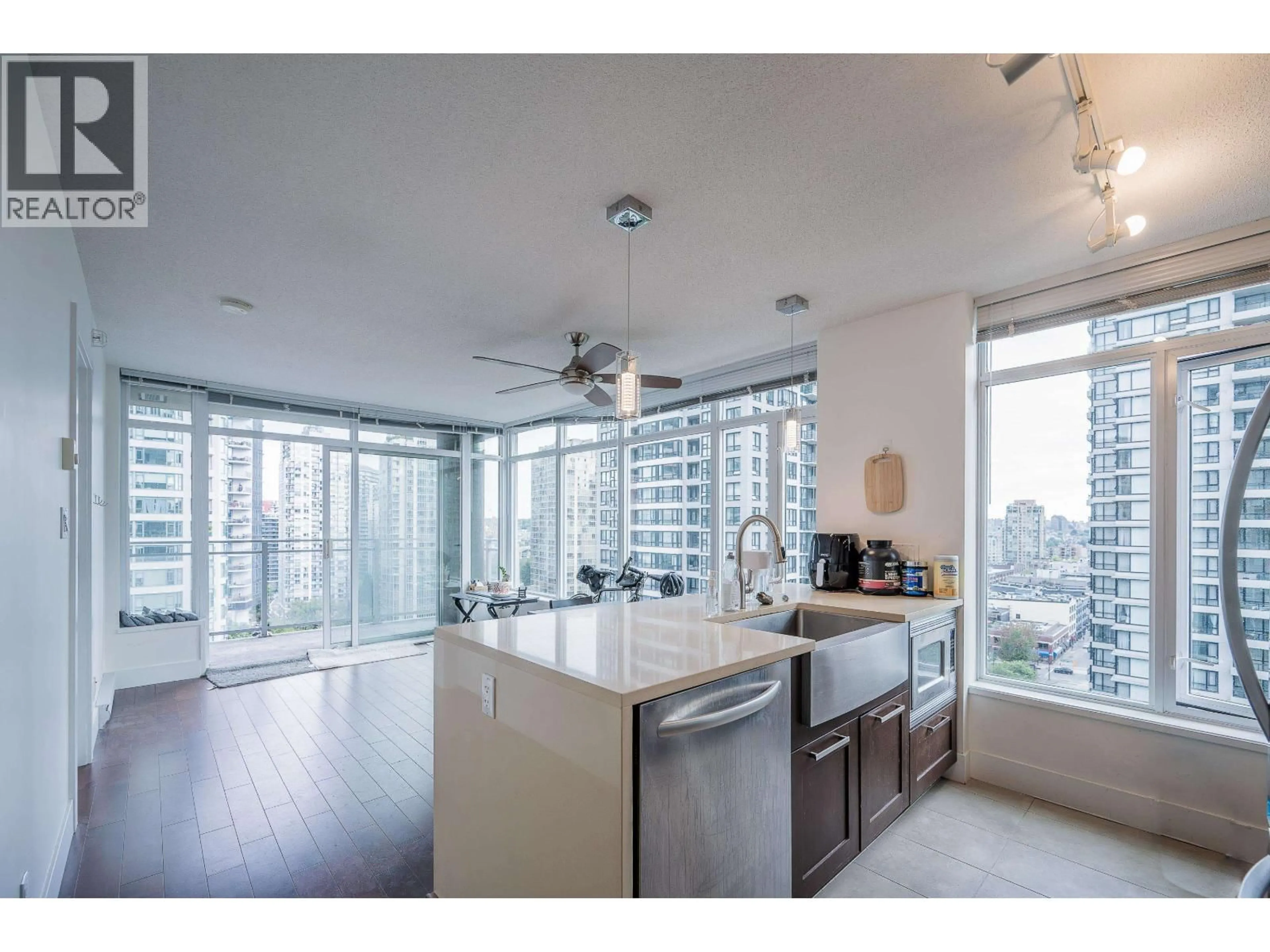 Open concept kitchen, unknown for 1408 - 888 HOMER STREET, Vancouver British Columbia V6B0H7