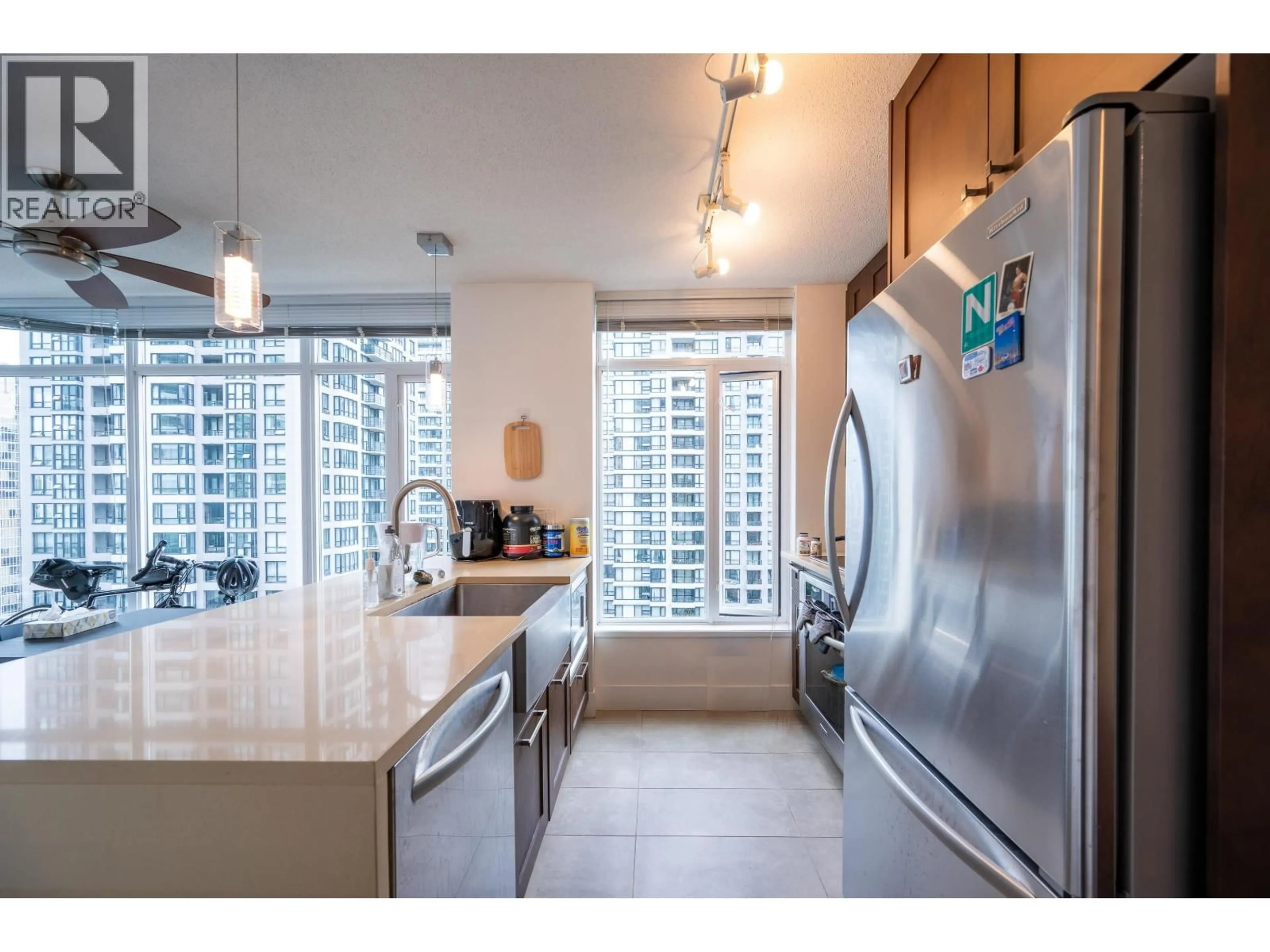 Kitchen with laundary machines, unknown for 1408 - 888 HOMER STREET, Vancouver British Columbia V6B0H7