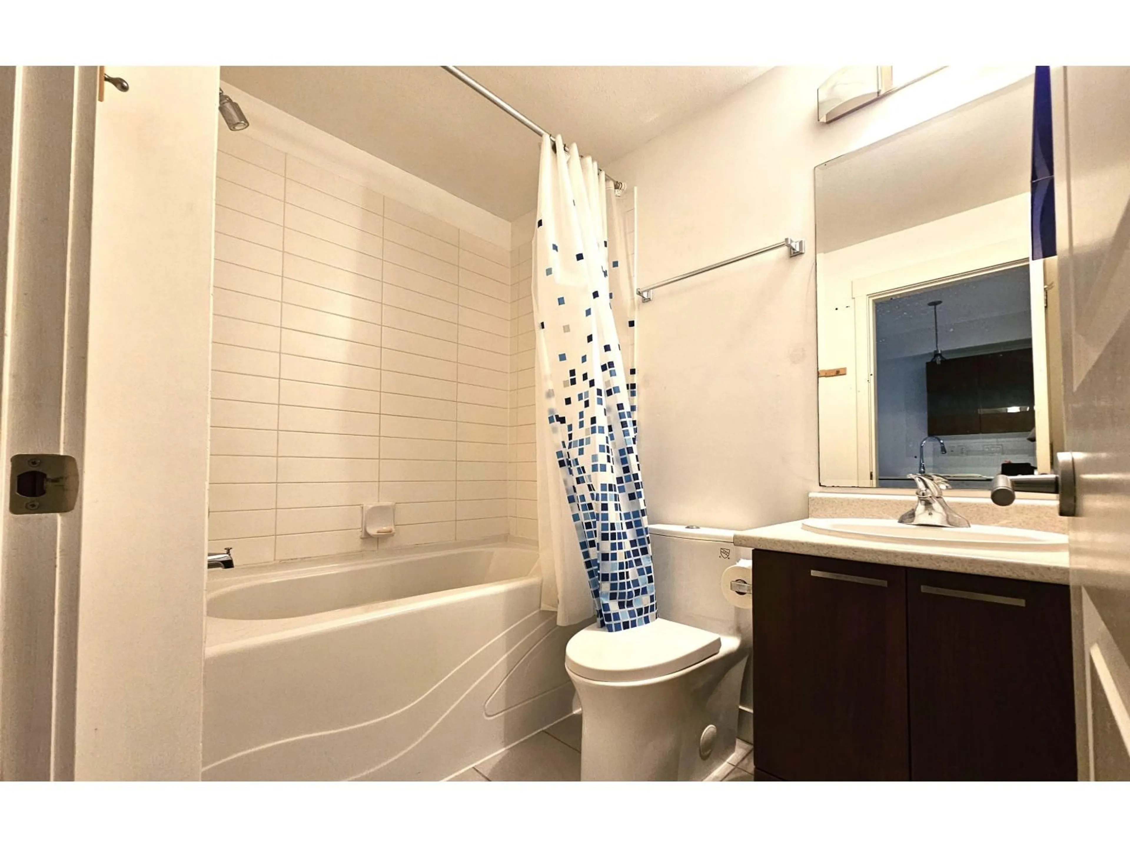 Standard bathroom, unknown for 220 - 13321 102A AVENUE, Surrey British Columbia V3T1P6