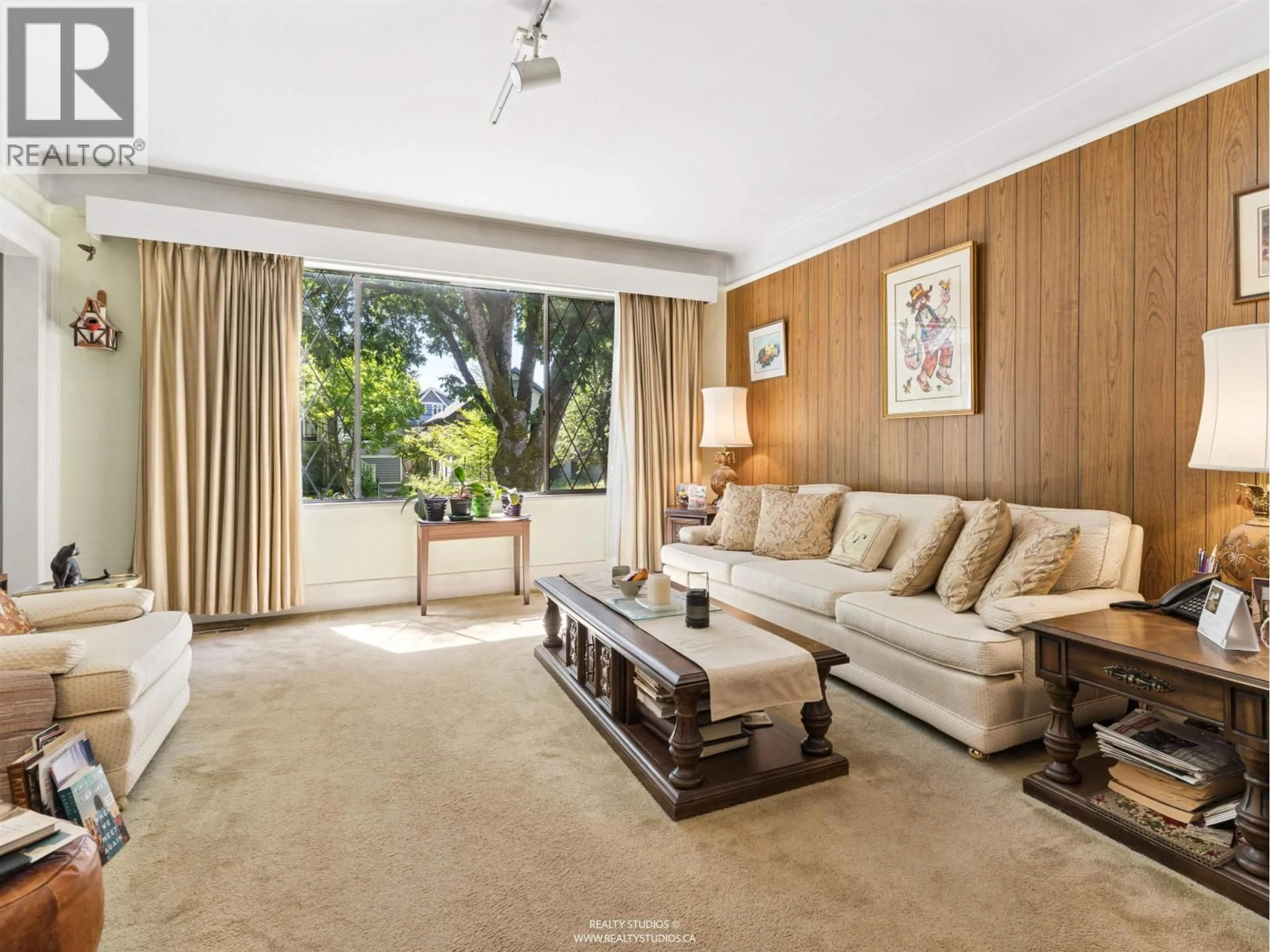 Living room with furniture, unknown for 461 18TH AVENUE, Vancouver British Columbia V5Y2A9