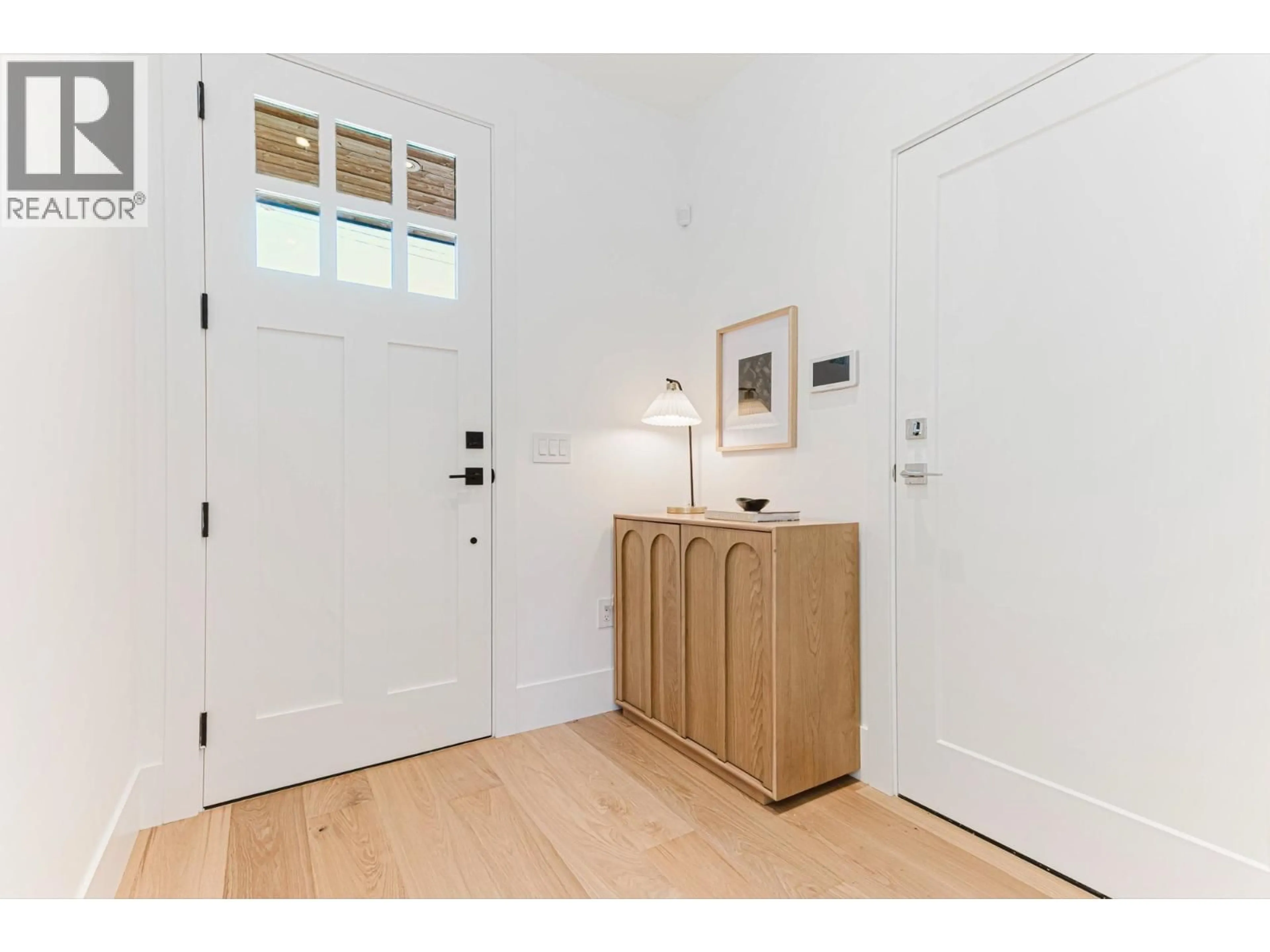 Indoor entryway for 1510 FARRELL CRESCENT, Delta British Columbia V4L1T6