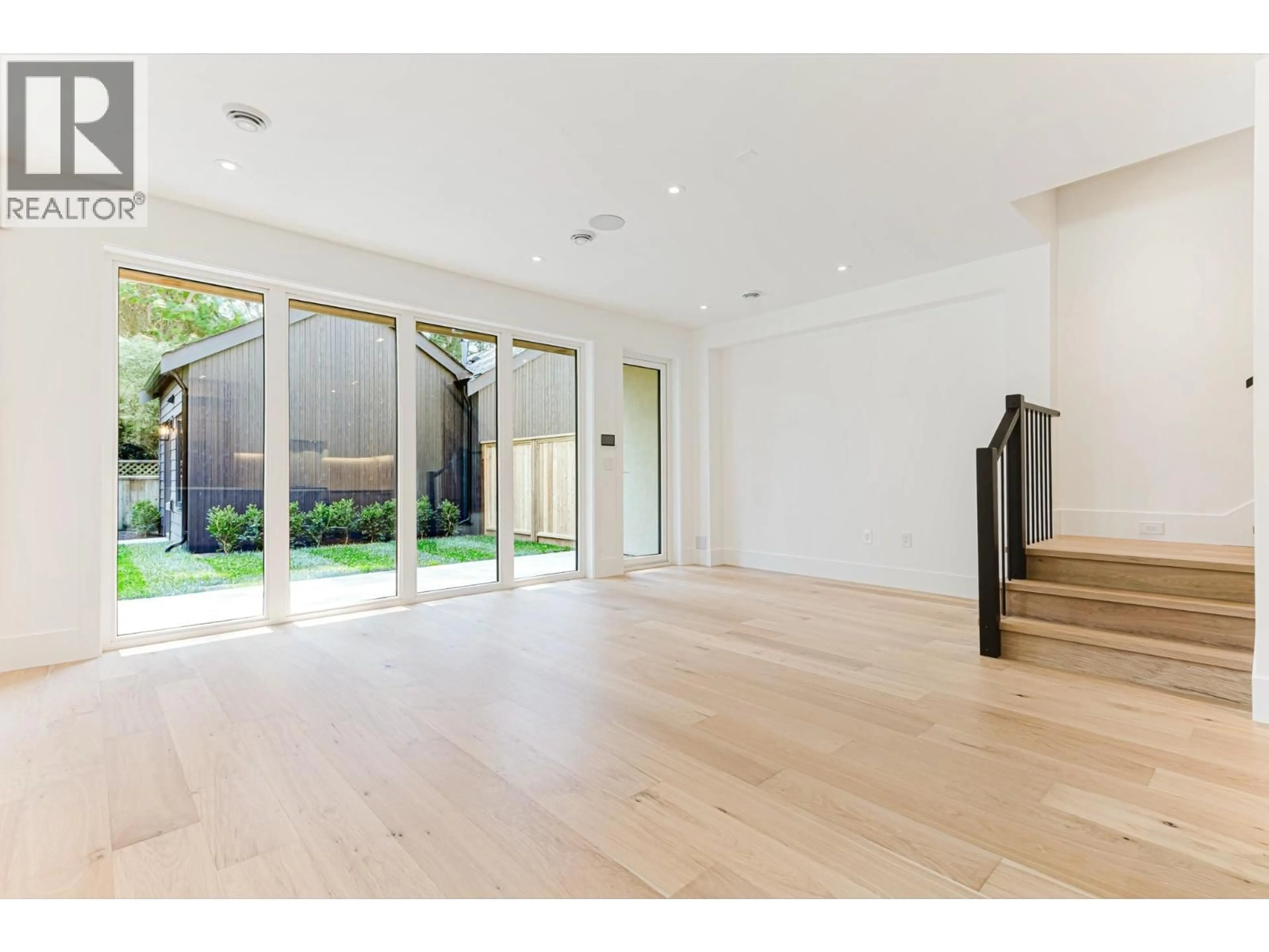 Indoor foyer for 1514 FARRELL CRESCENT, Delta British Columbia V4L1T6