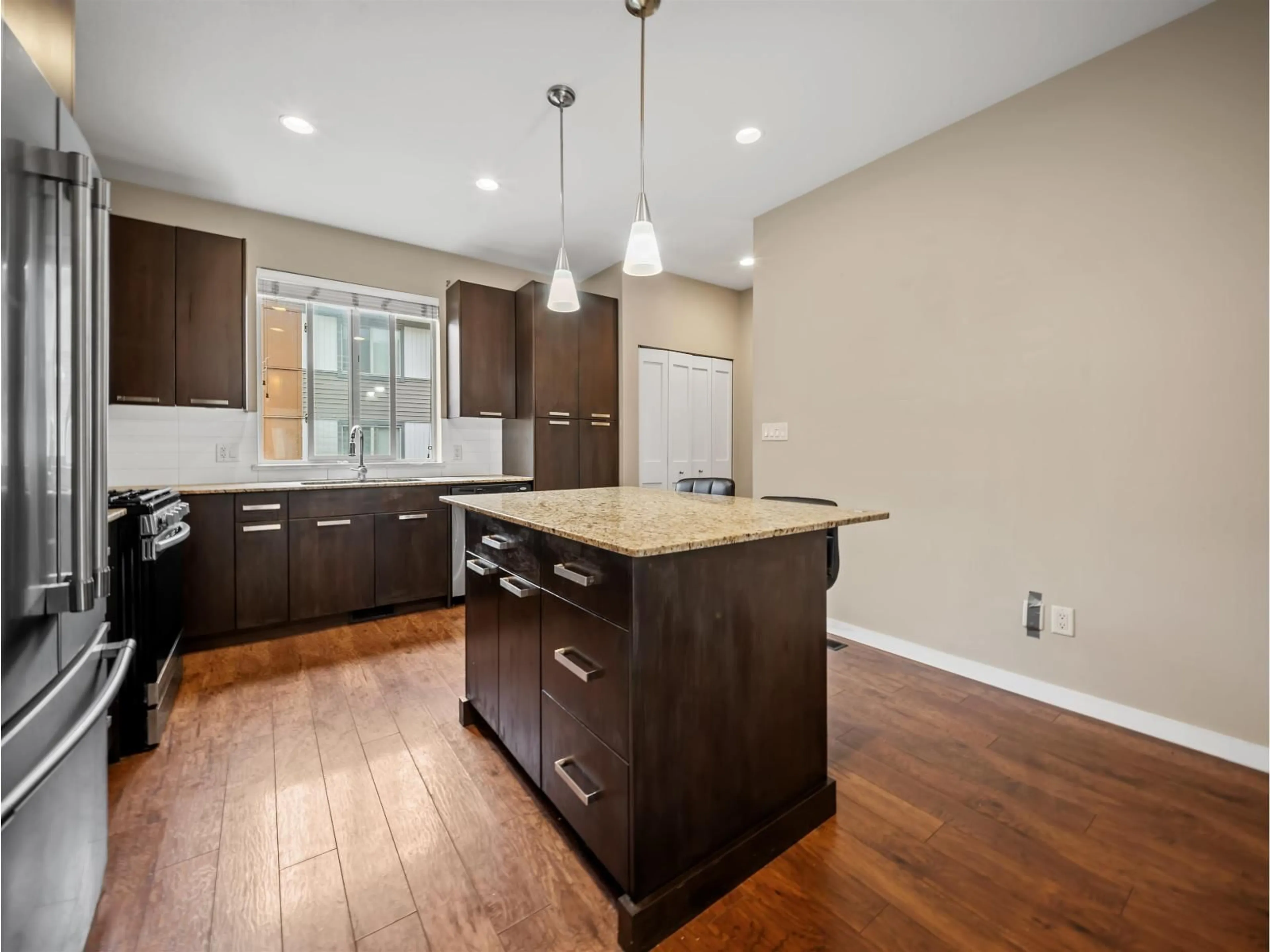 Open concept kitchen, unknown for 40 - 34248 KING ROAD, Abbotsford British Columbia V2S0B1