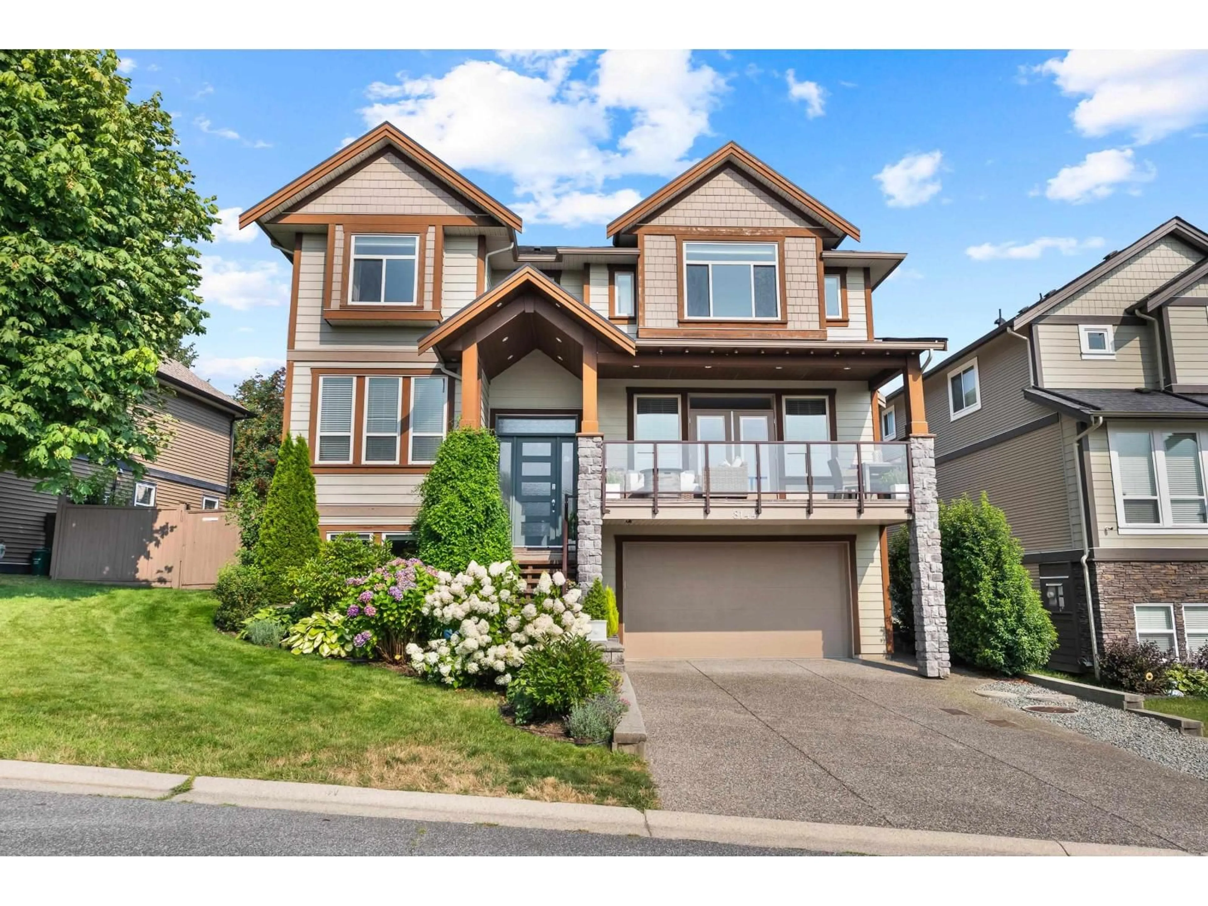 Home with vinyl exterior material, street for 8144 BARNETT STREET, Mission British Columbia V2V7C7