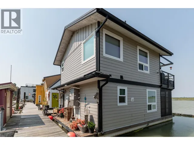 14 - 3871 RIVER ROAD ROAD, Delta 2