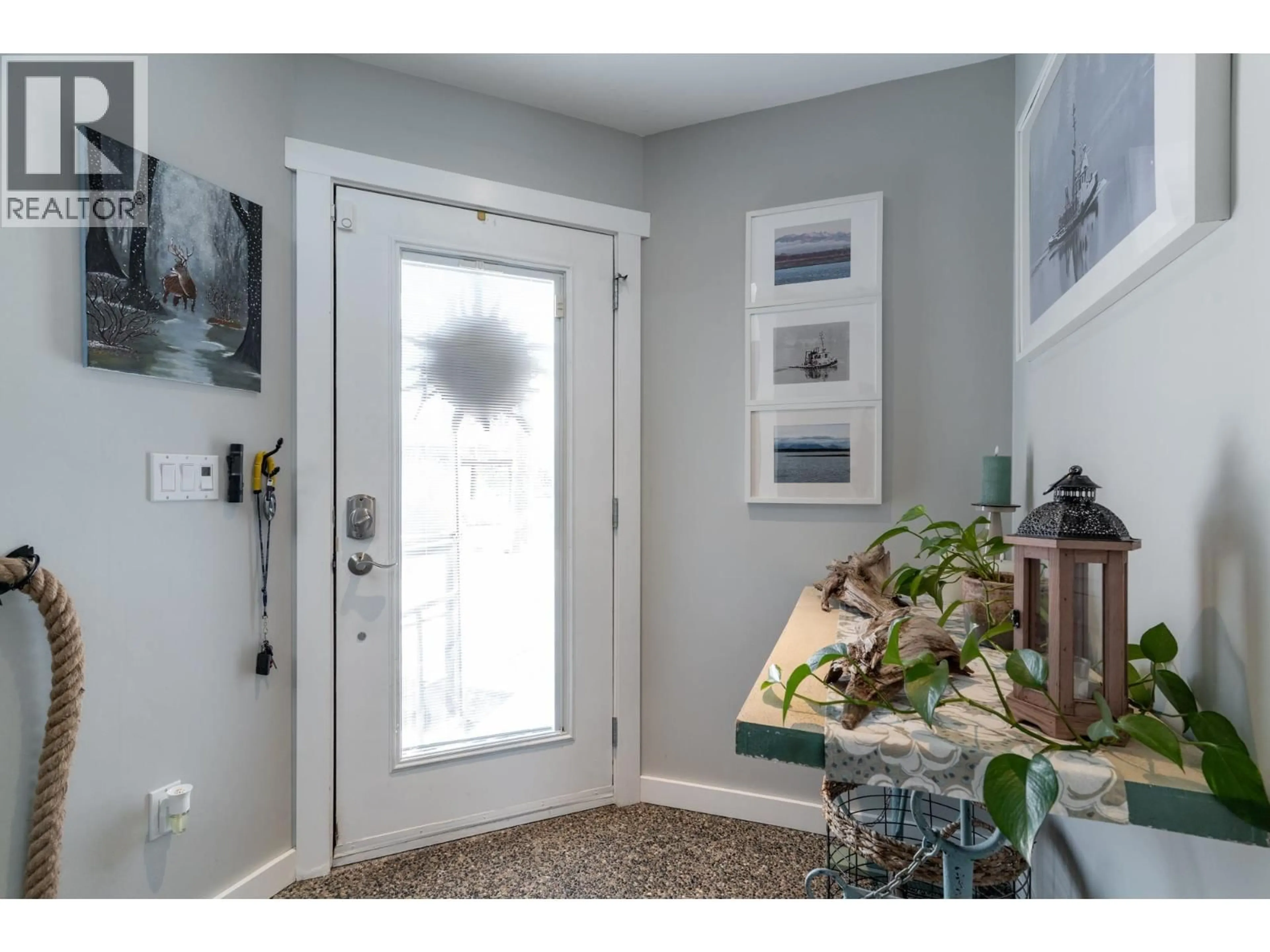 Indoor entryway for 14 - 3871 RIVER ROAD ROAD, Delta British Columbia V4K5E9