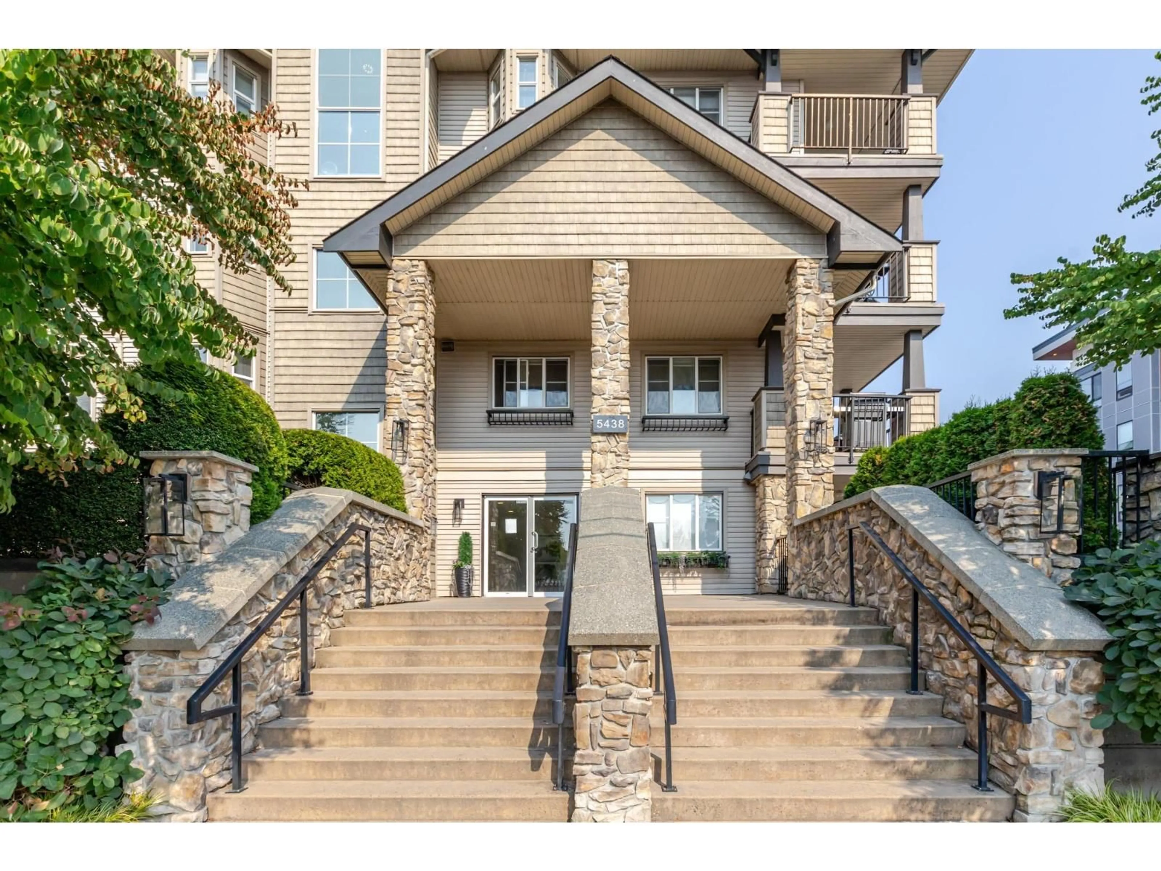 Unknown for 311 - 5438 198 STREET, Langley British Columbia V3A1G2