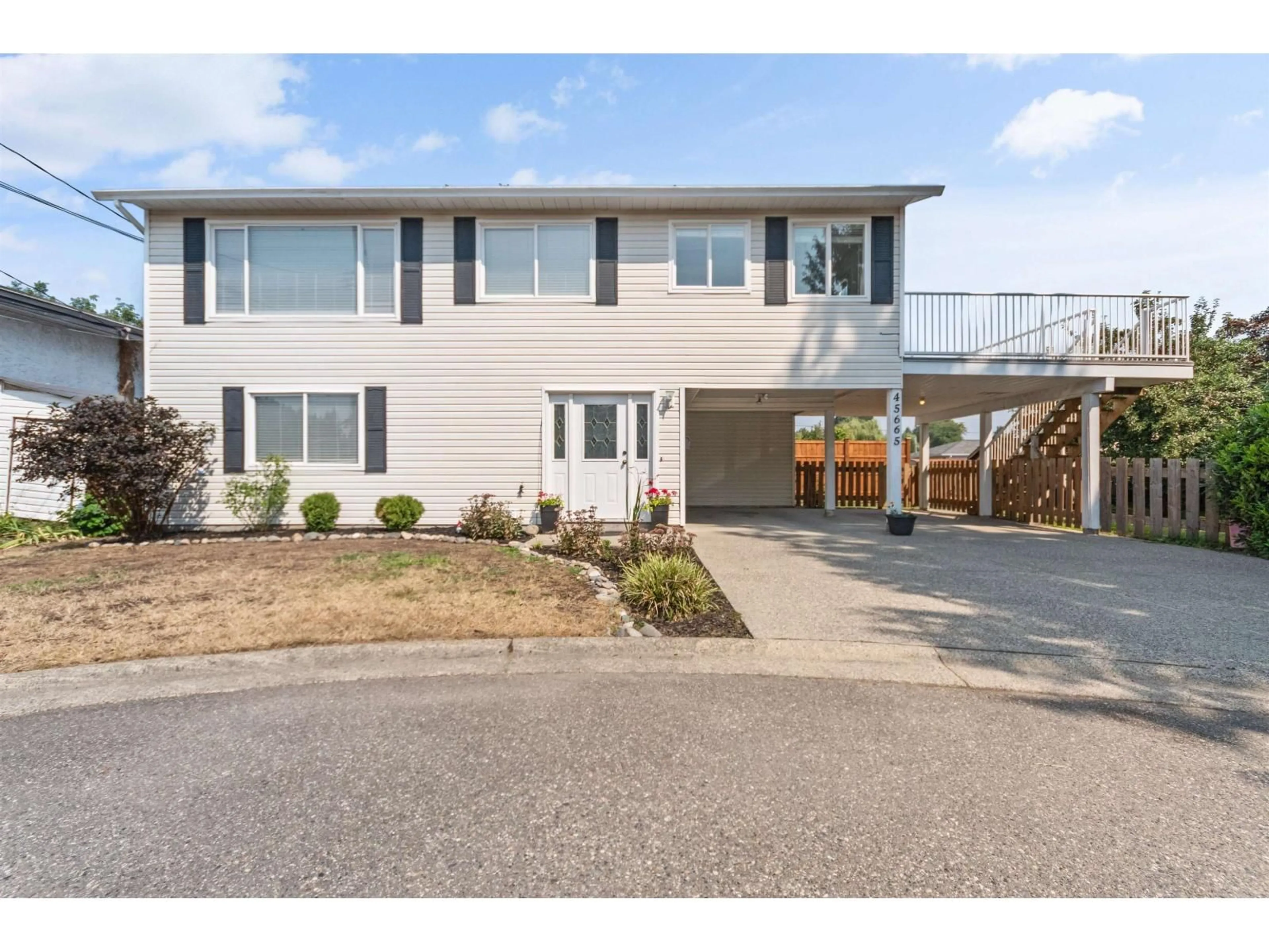 Home with vinyl exterior material, street for 45665 FERNWAY AVENUE, Chilliwack British Columbia V2P3B2