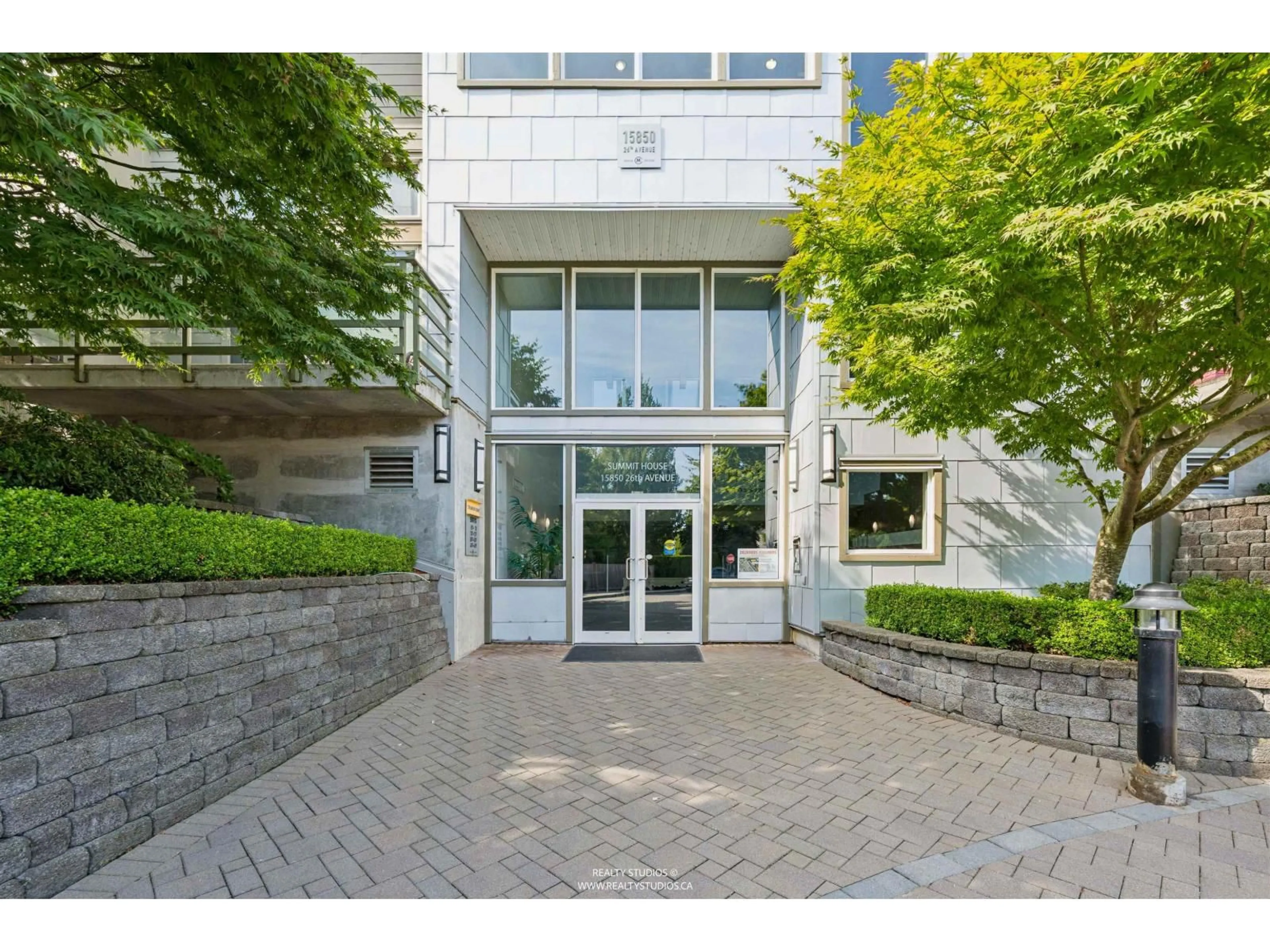 Indoor foyer for 415 - 15850 26 AVENUE, Surrey British Columbia V3Z2N6