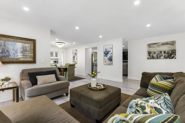 8034 166 STREET, Surrey 4