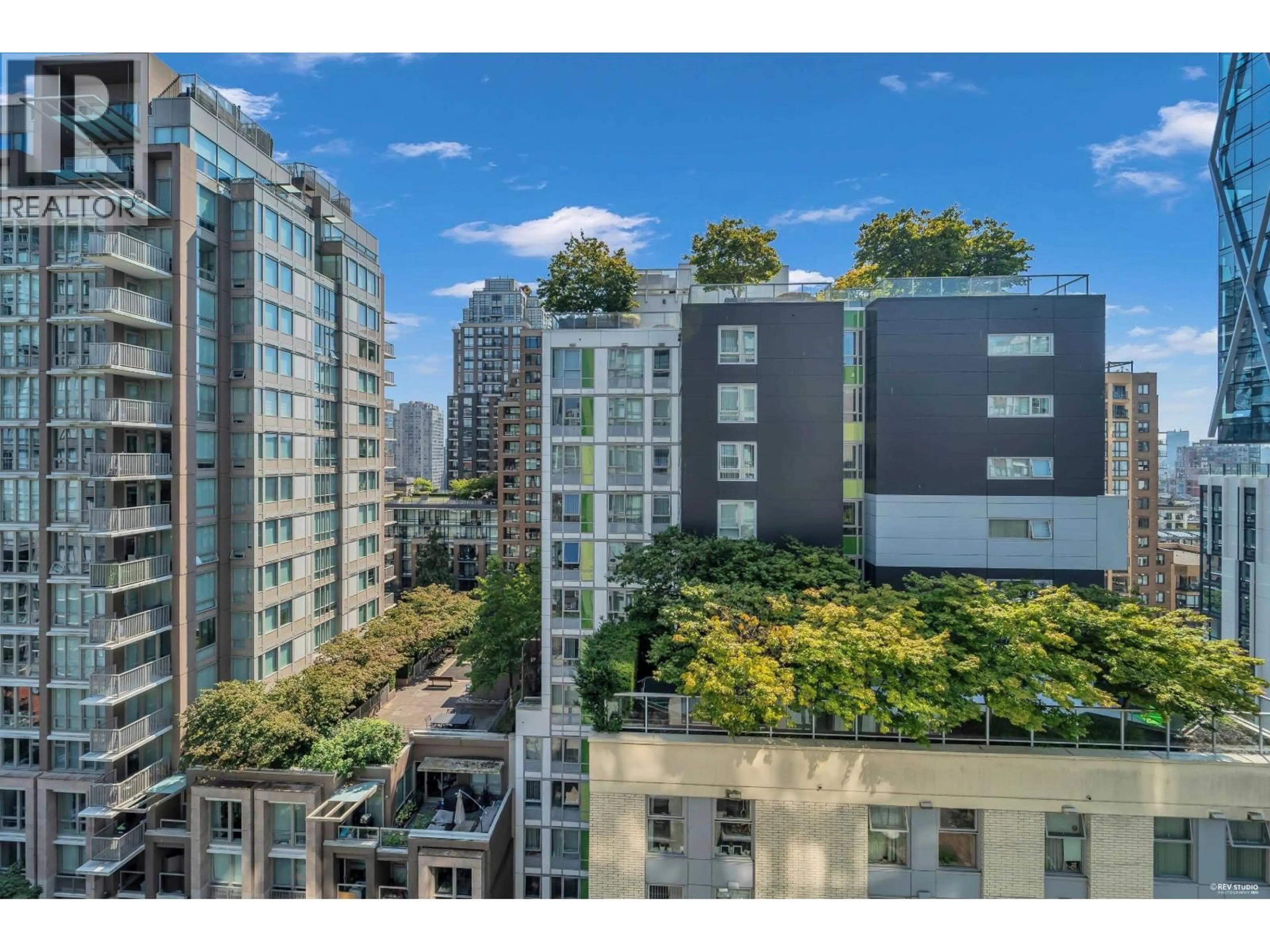 A pic from outside/outdoor area/front of a property/back of a property/a pic from drone, city buildings view from balcony for 1106 - 1082 SEYMOUR STREET, Vancouver British Columbia V6B1X9