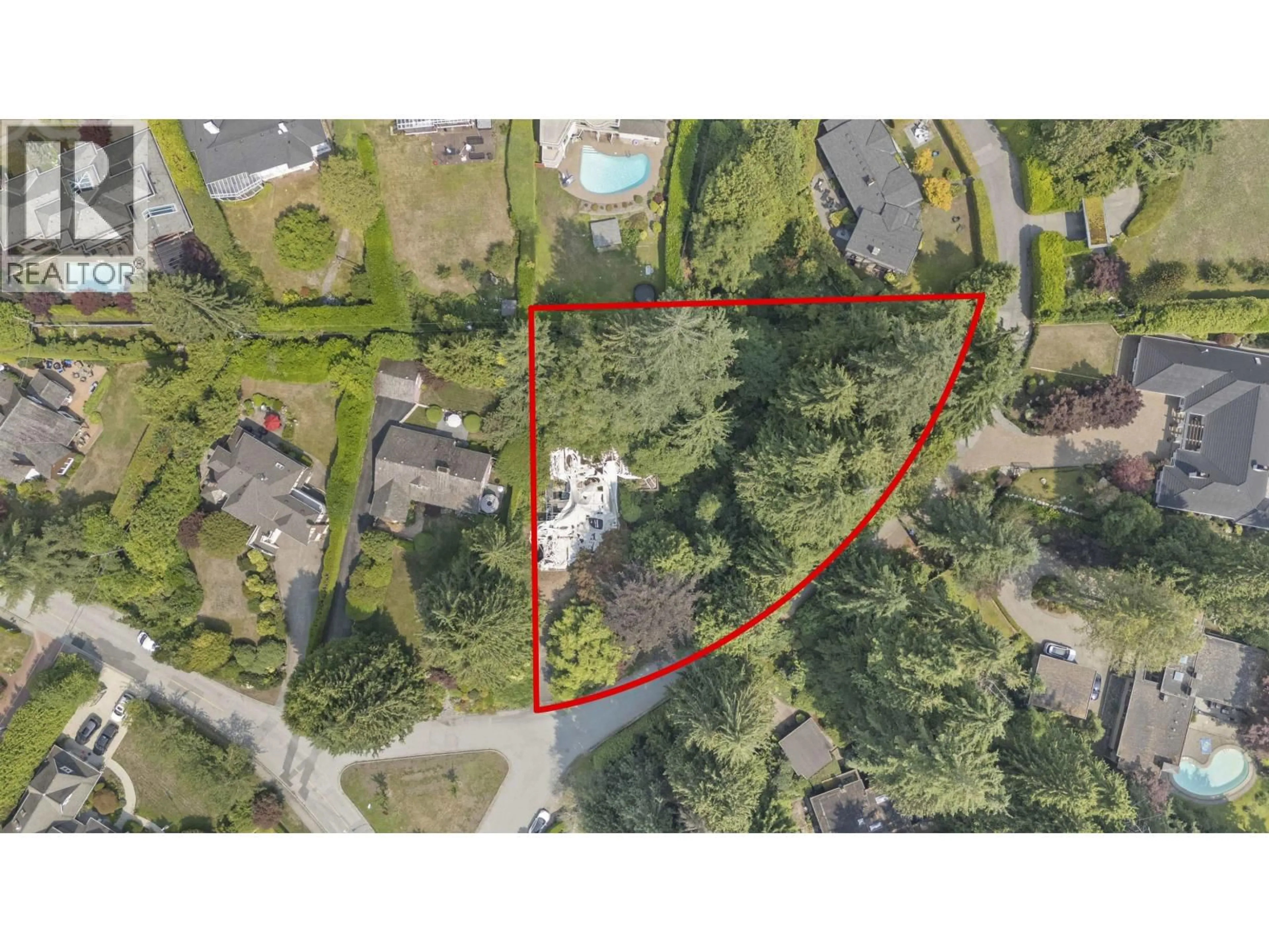 A pic from outside/outdoor area/front of a property/back of a property/a pic from drone, unknown for 410 EASTCOT ROAD, West Vancouver British Columbia V7S1E2