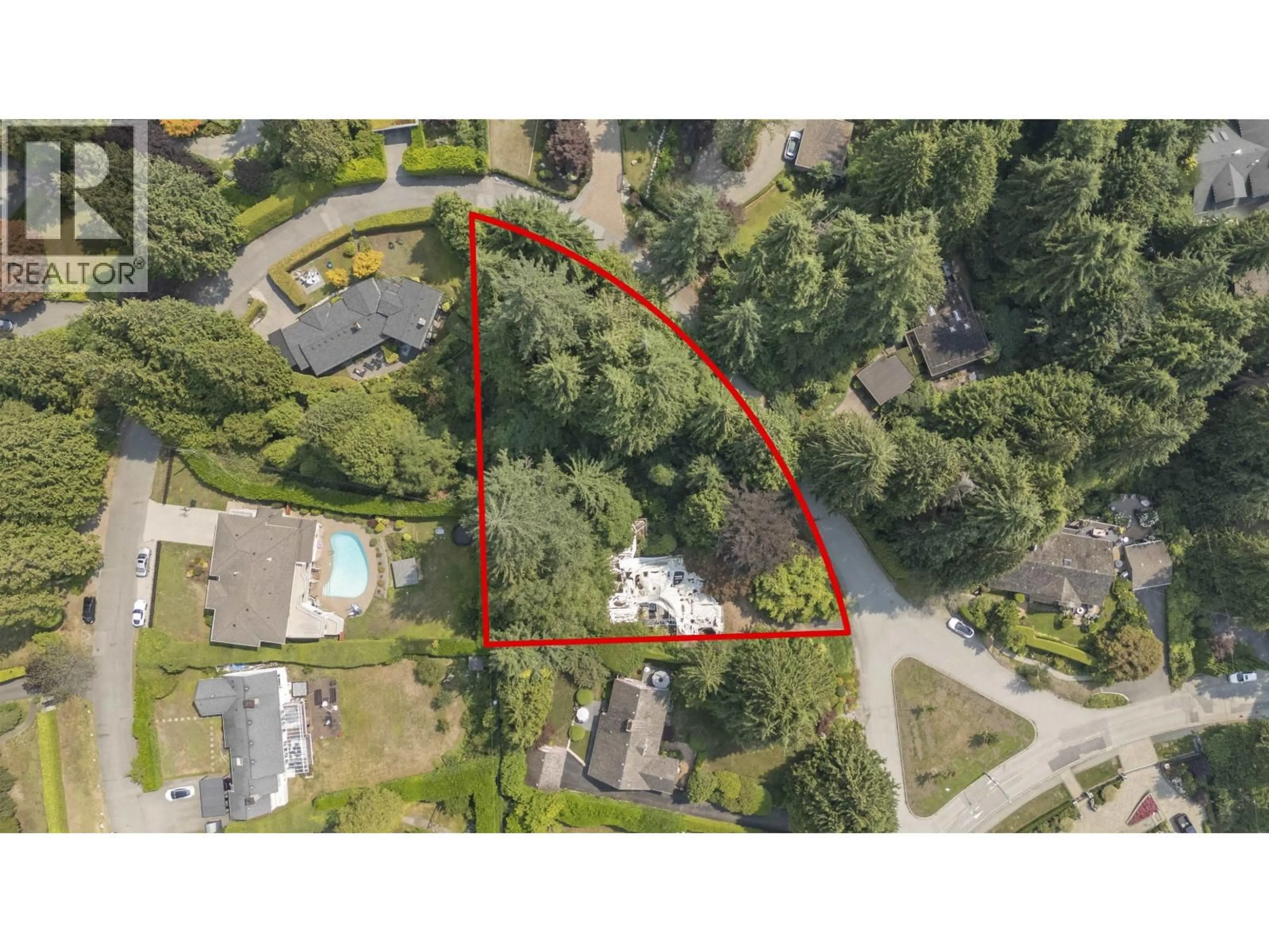 A pic from outside/outdoor area/front of a property/back of a property/a pic from drone, street for 410 EASTCOT ROAD, West Vancouver British Columbia V7S1E2