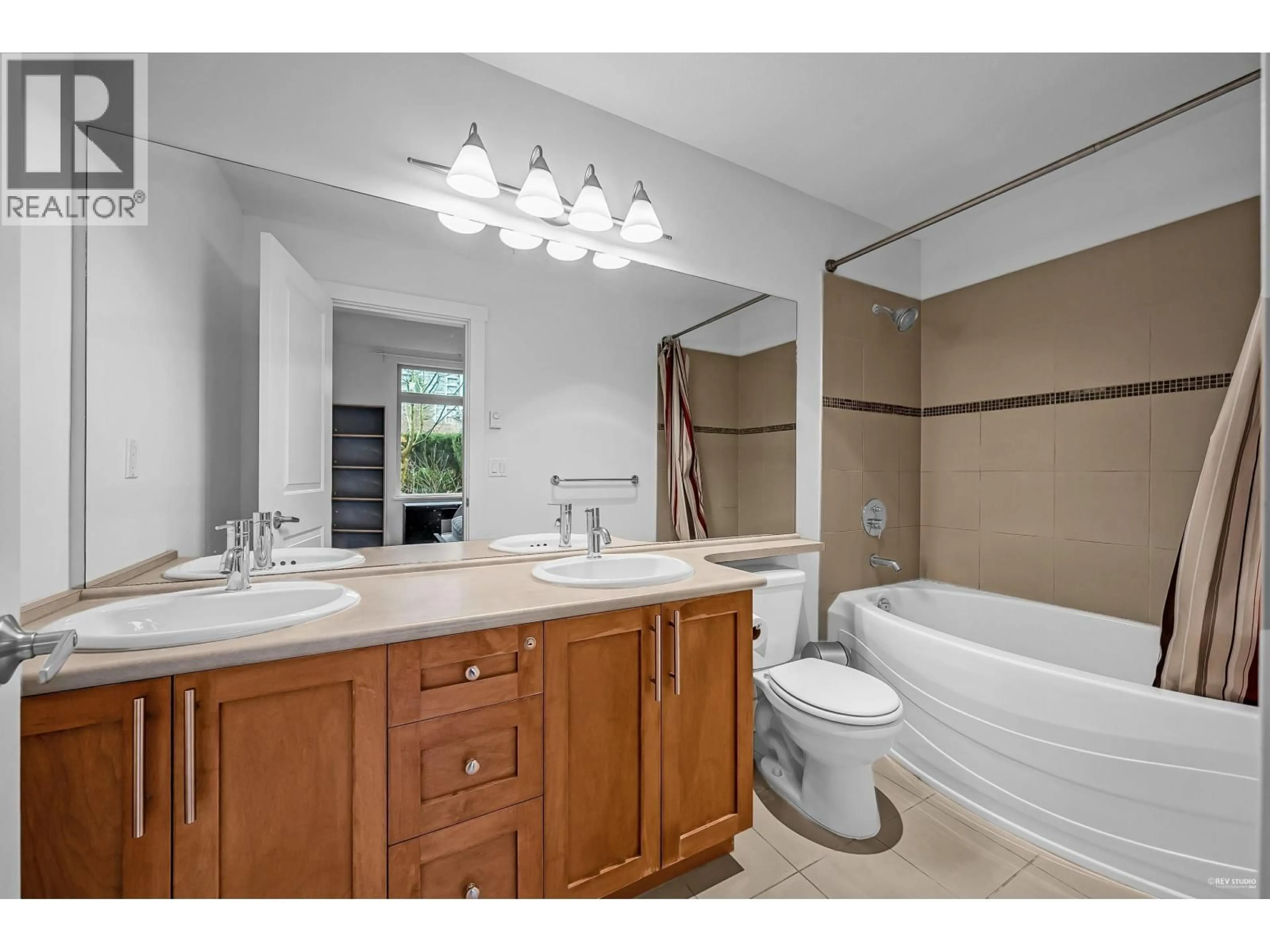 Standard bathroom, ceramic/tile floor for 2250 WESBROOK MALL, Vancouver British Columbia V6T0A6
