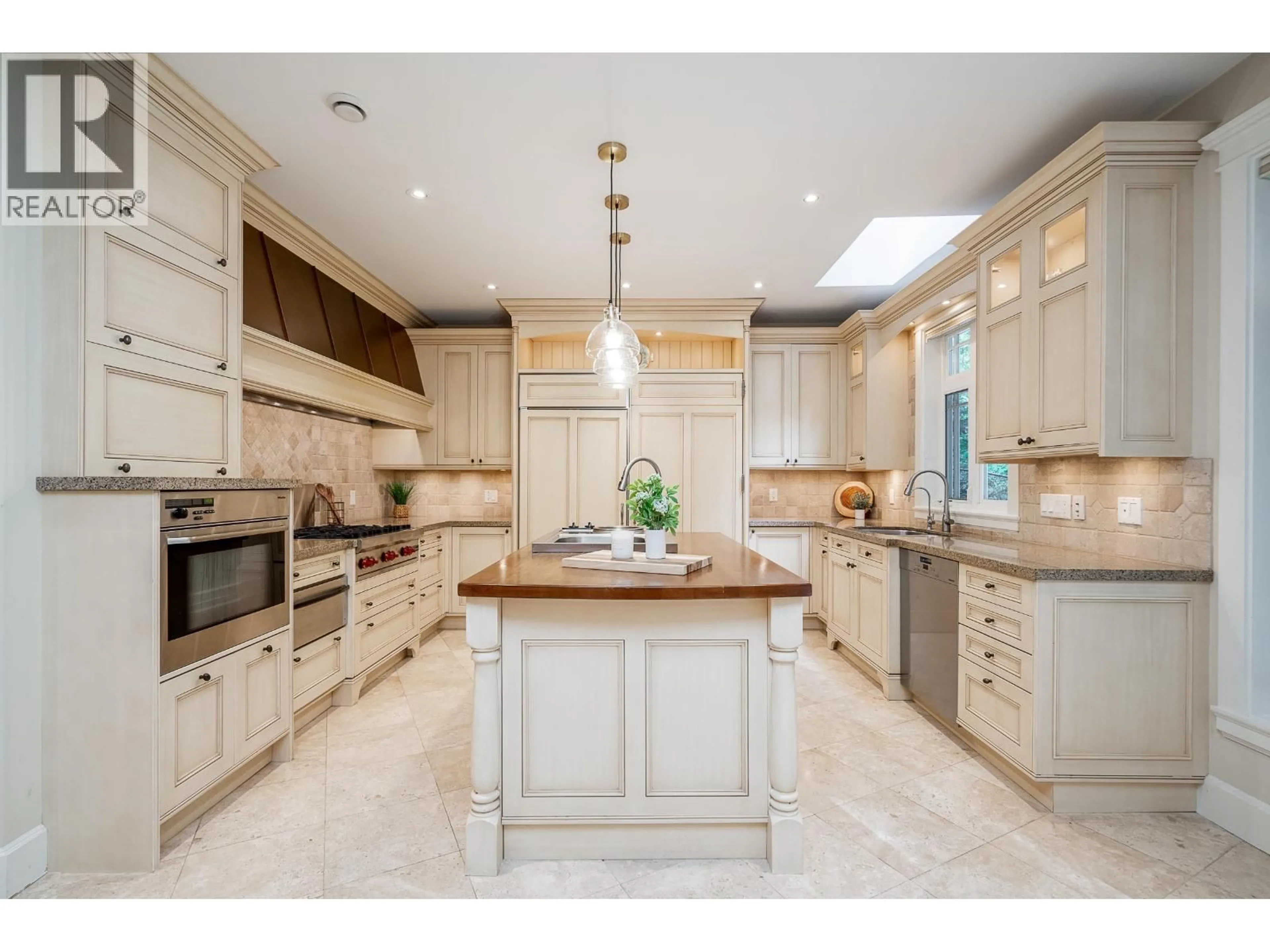 Contemporary kitchen, ceramic/tile floor for 1535 ROCKCRESS PLACE, Coquitlam British Columbia V3E2Y1