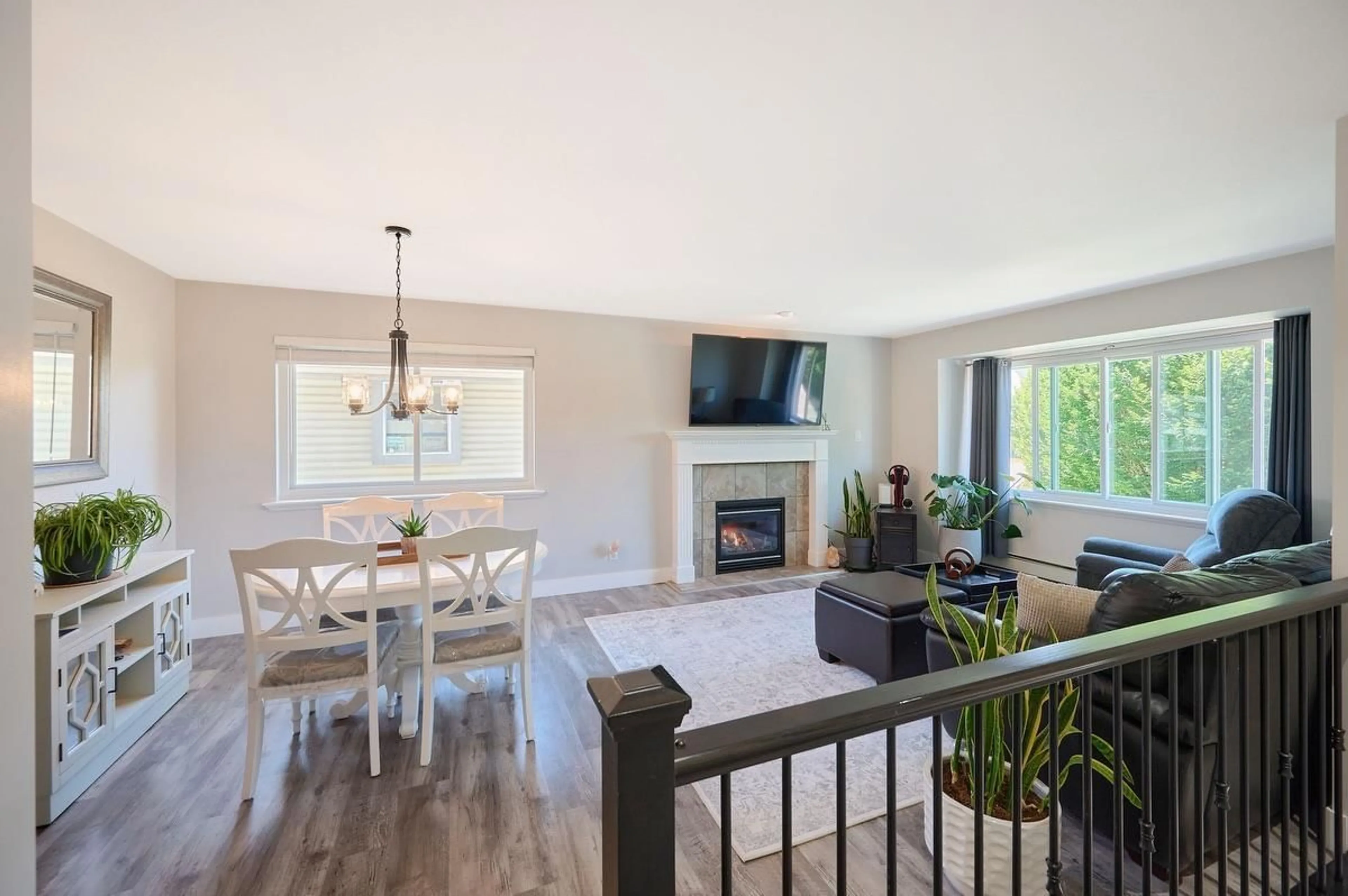 Living room with furniture, unknown for 3126 BRAKEMAN STREET, Abbotsford British Columbia V3W3H5