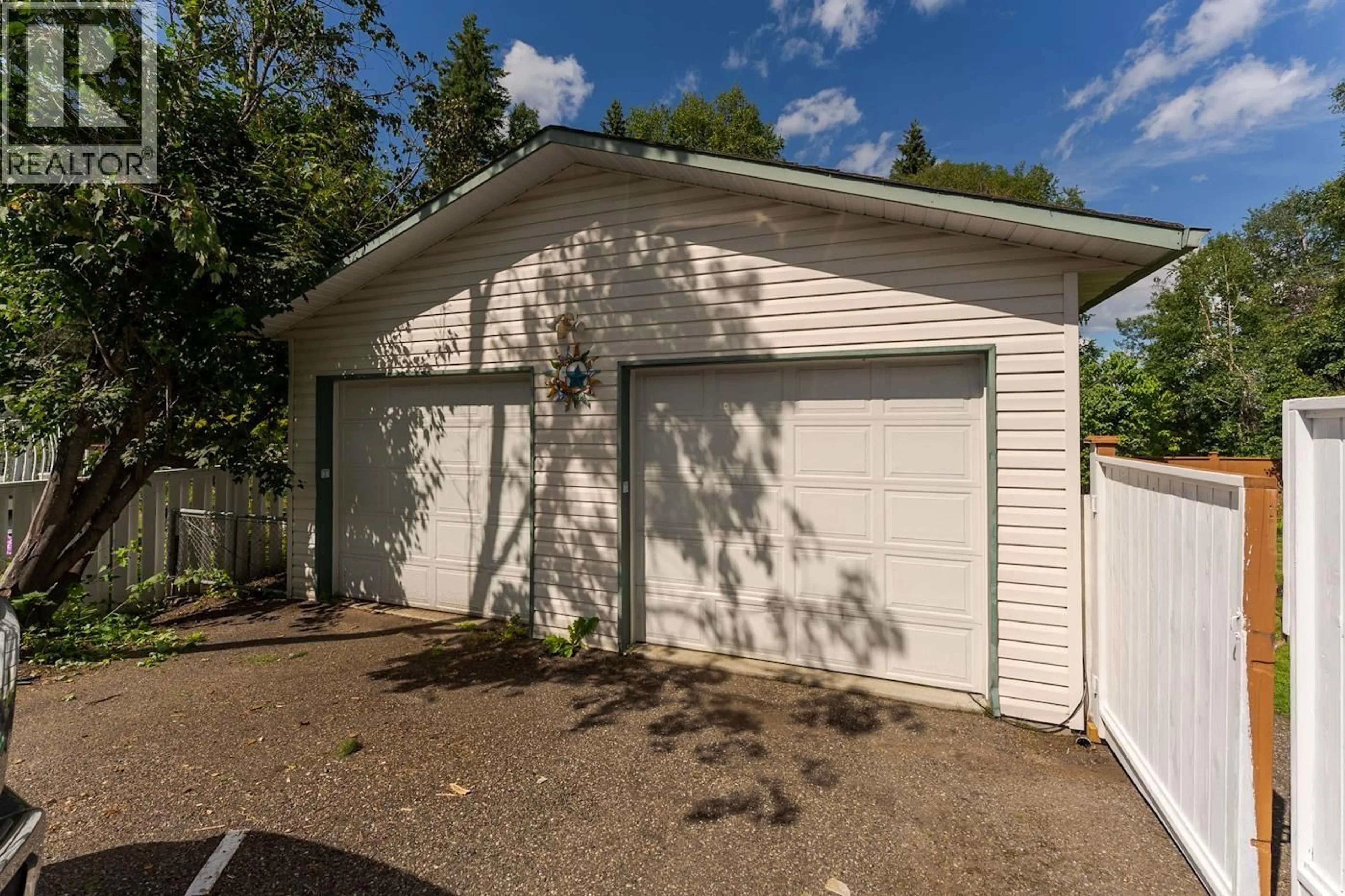 Indoor garage for 2314 GLENNGARRY ROAD, Prince George British Columbia V2K3E8
