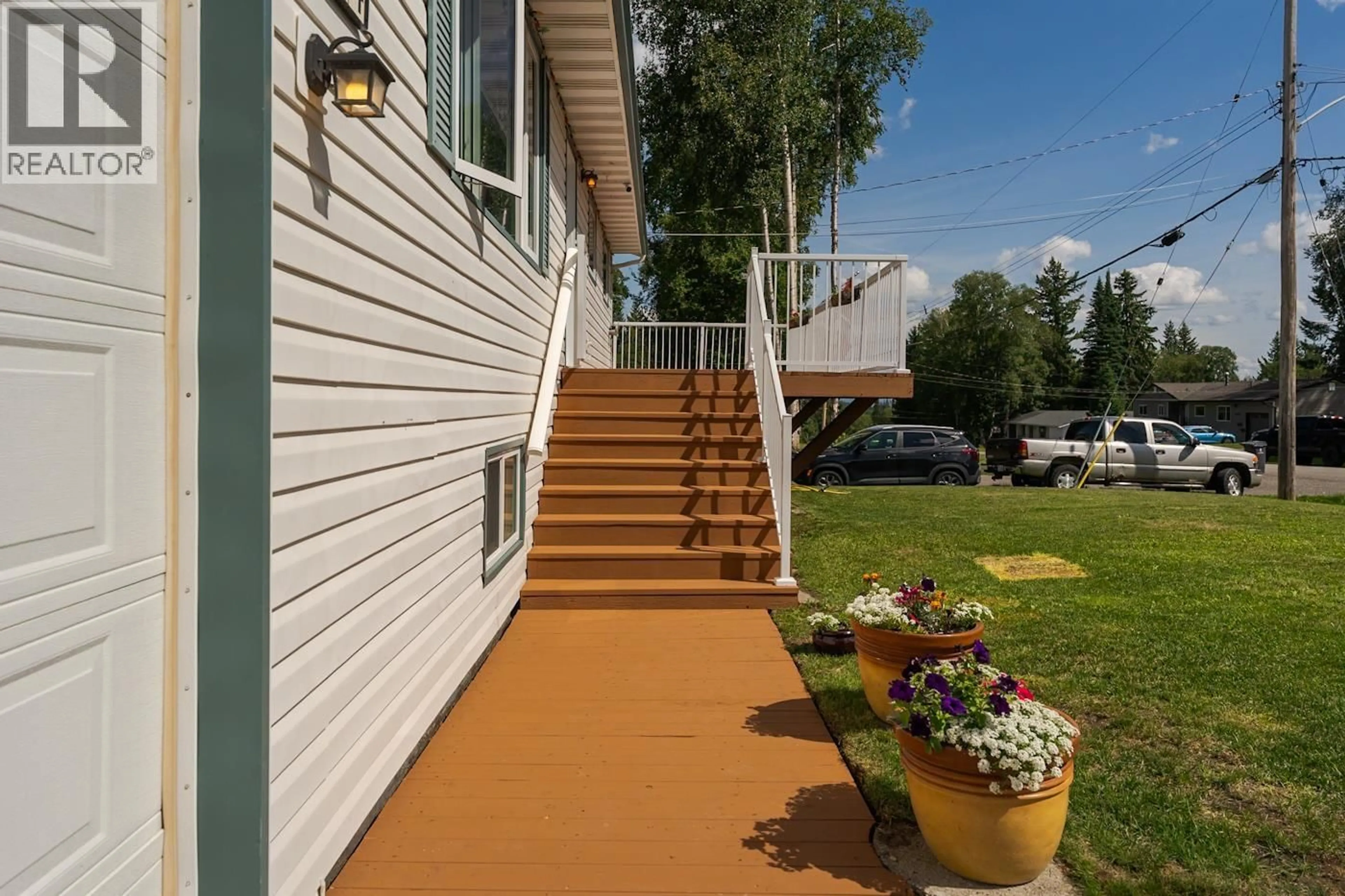 Patio, street for 2314 GLENNGARRY ROAD, Prince George British Columbia V2K3E8