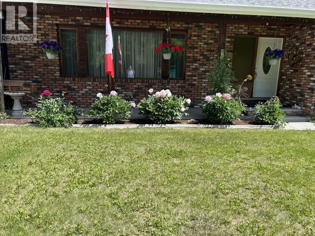 816 ROBERTS DRIVE, Esler / Dog Creek 3