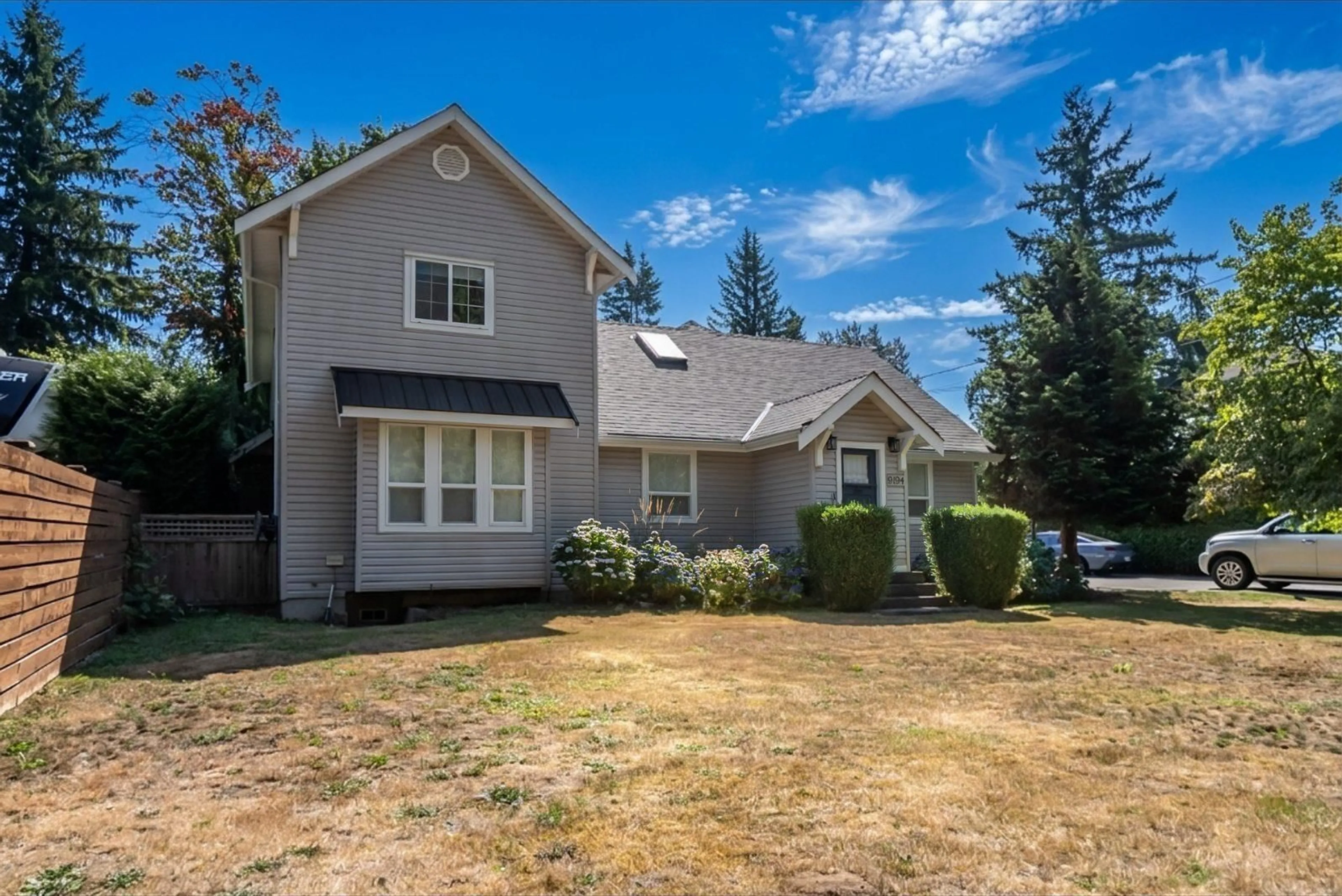 A pic from outside/outdoor area/front of a property/back of a property/a pic from drone, street for 9194 WRIGHT STREET, Langley British Columbia V1M3T4
