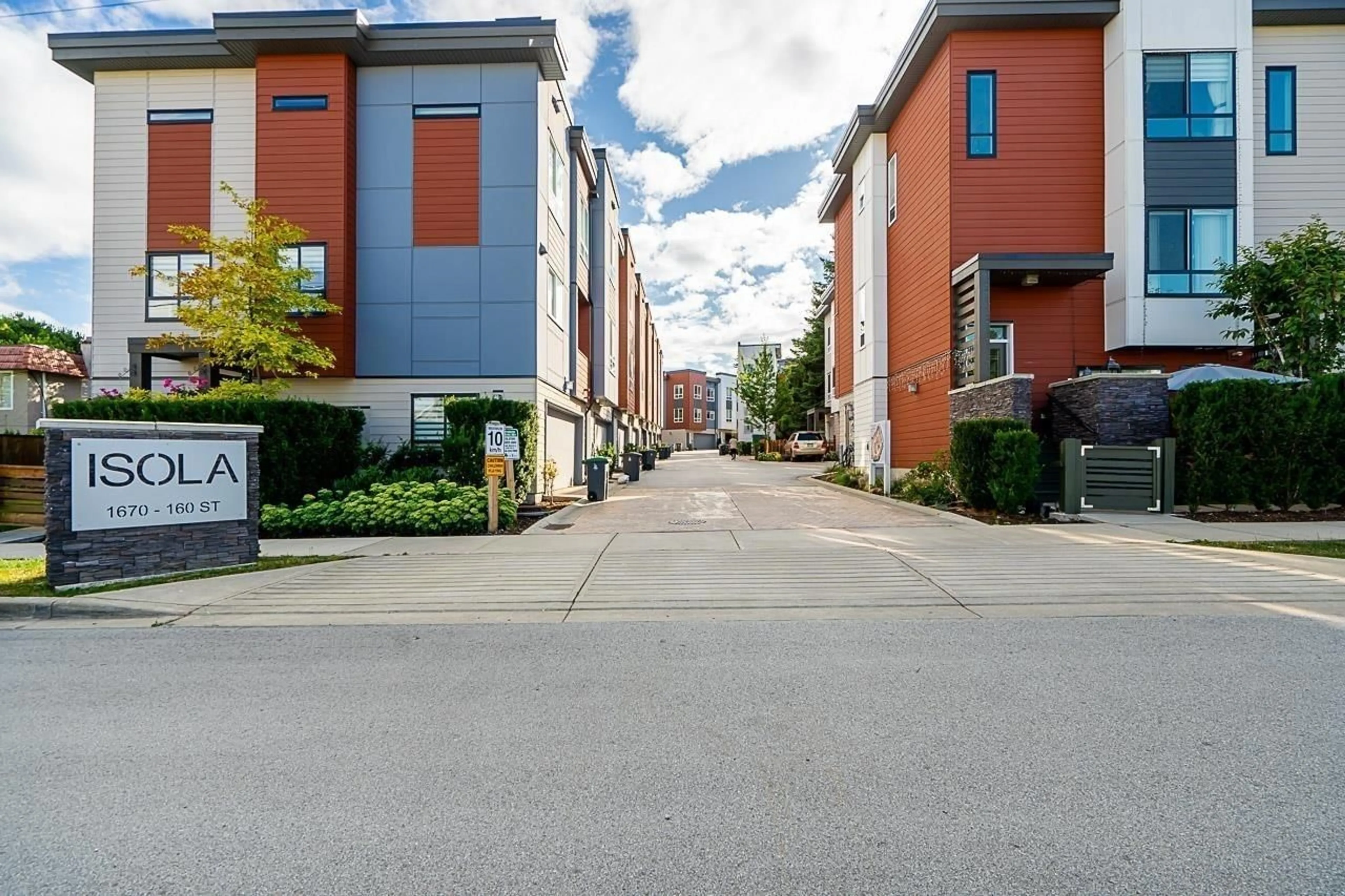 Patio, street for 48 - 1670 160 STREET, Surrey British Columbia V4A0C6